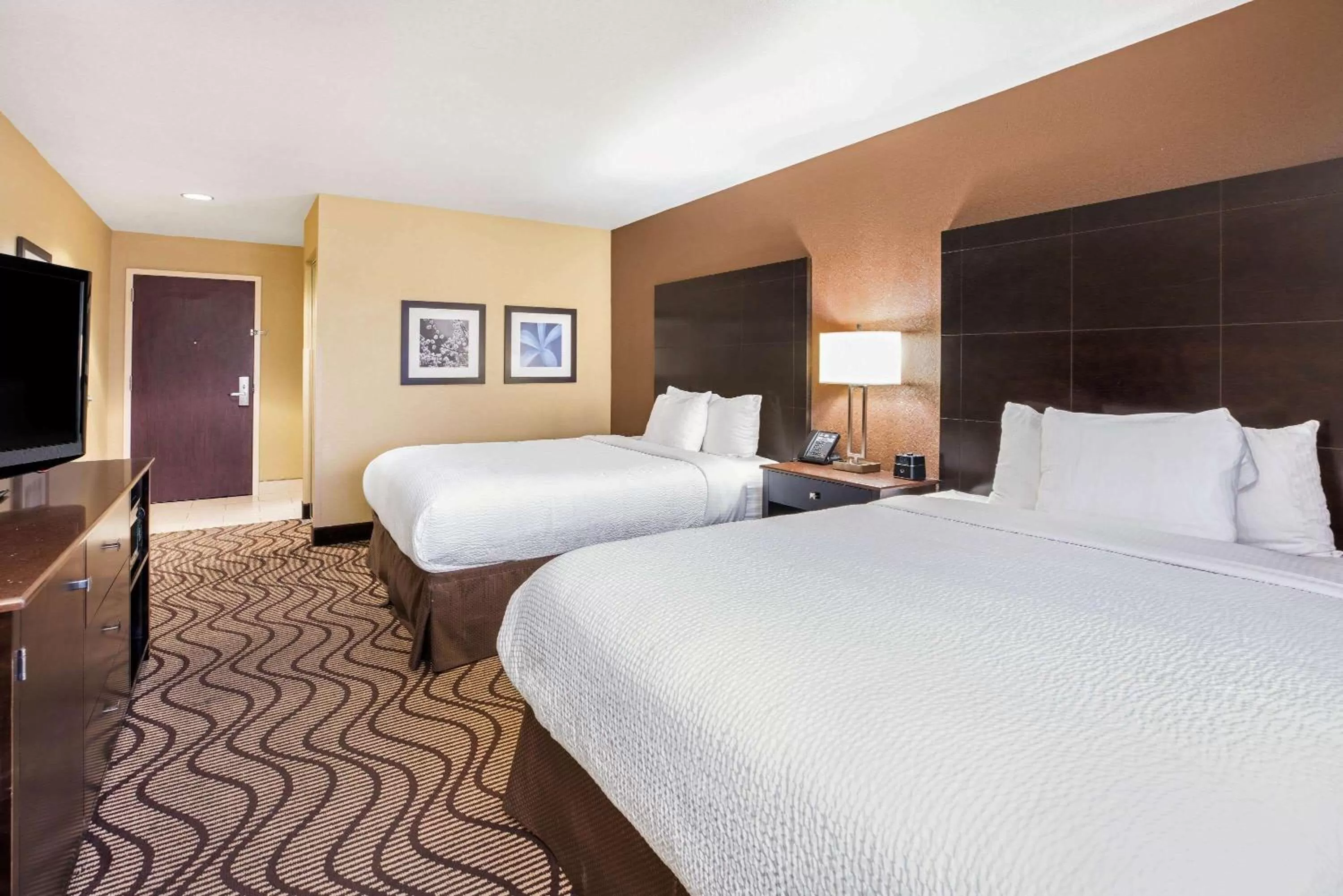 Photo of the whole room, Bed in La Quinta by Wyndham Meridian / Boise West