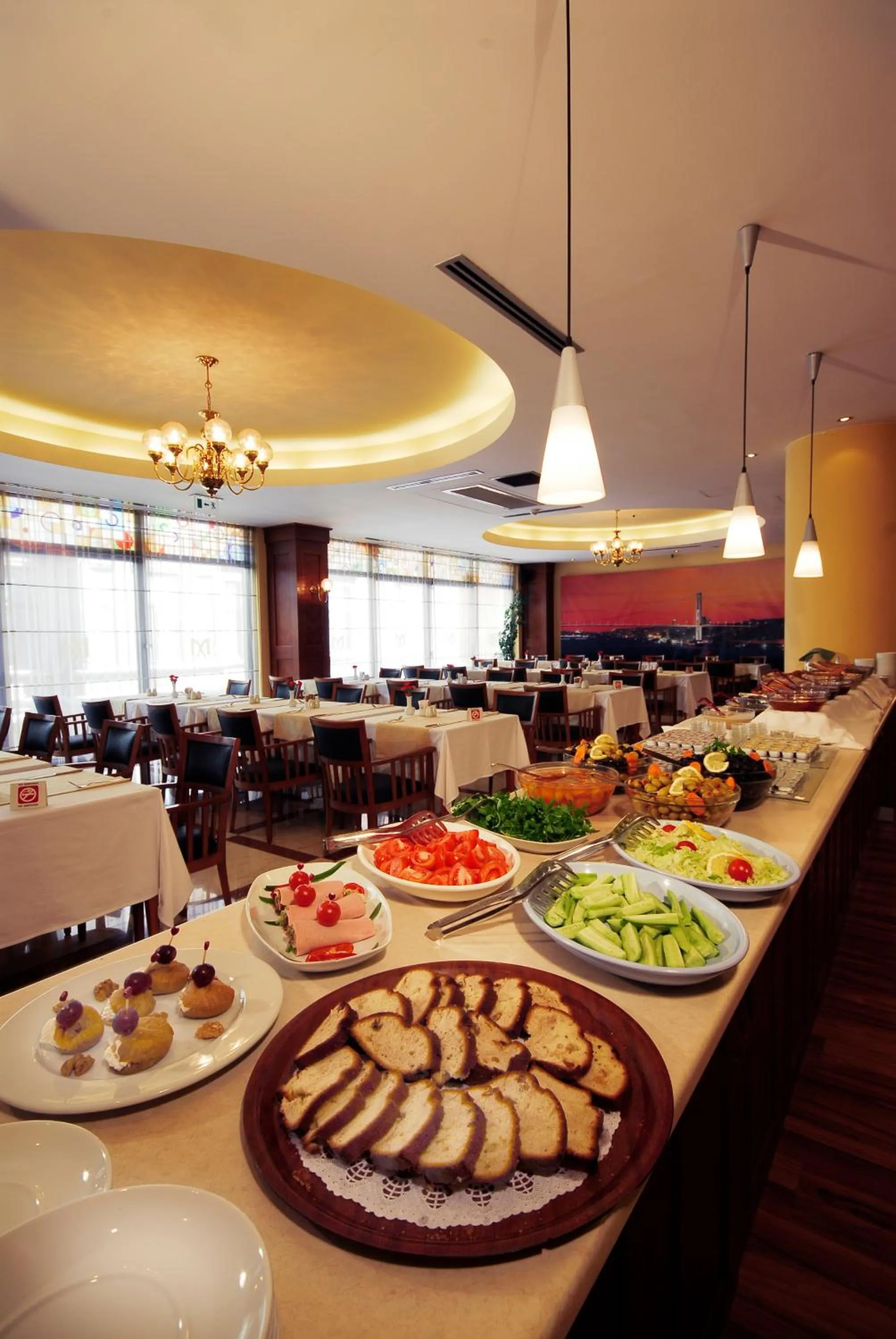 Restaurant/places to eat in Taksim Metropark Hotel