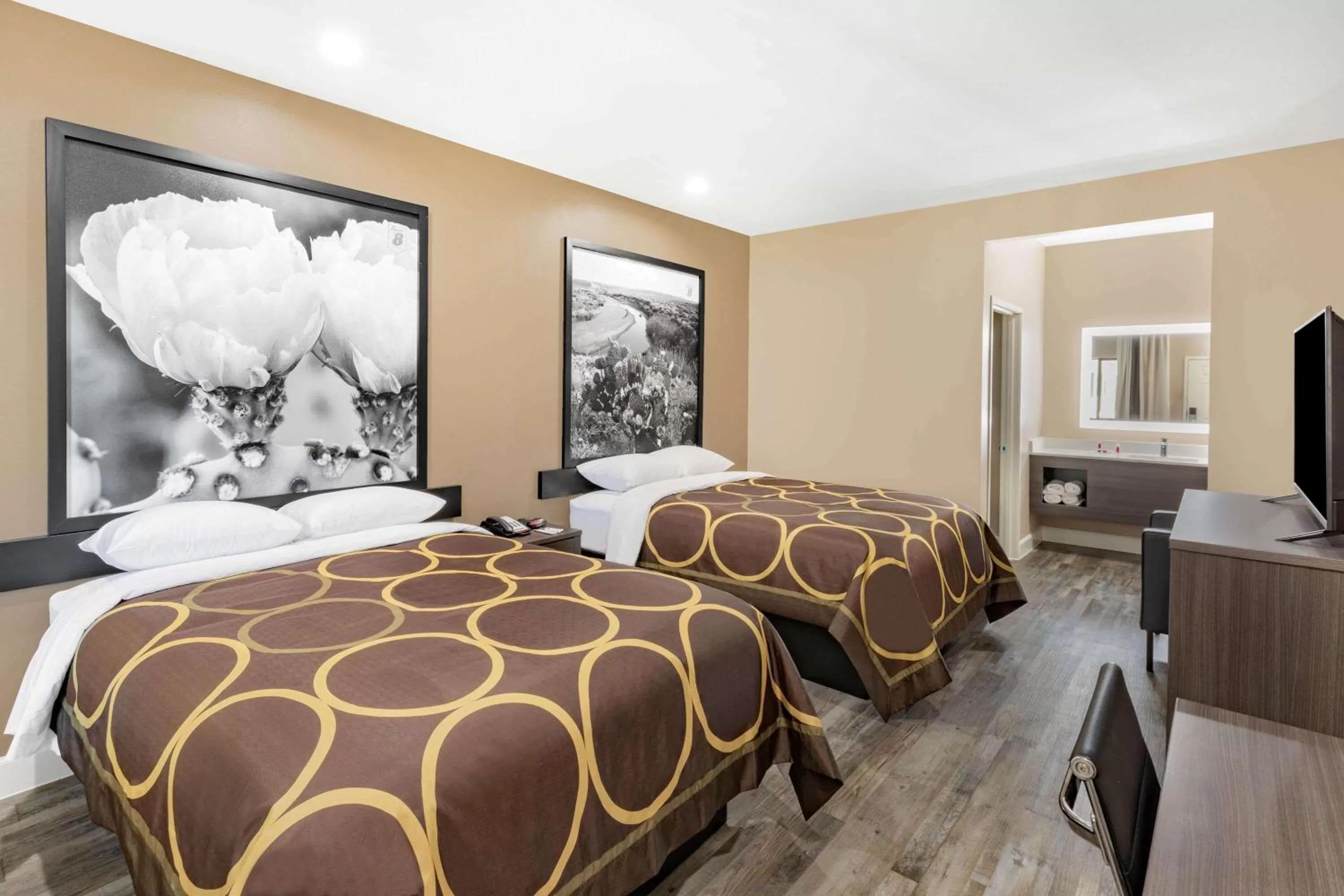 Photo of the whole room, Bed in Super 8 by Wyndham Houston NW Beltway 8-West Rd