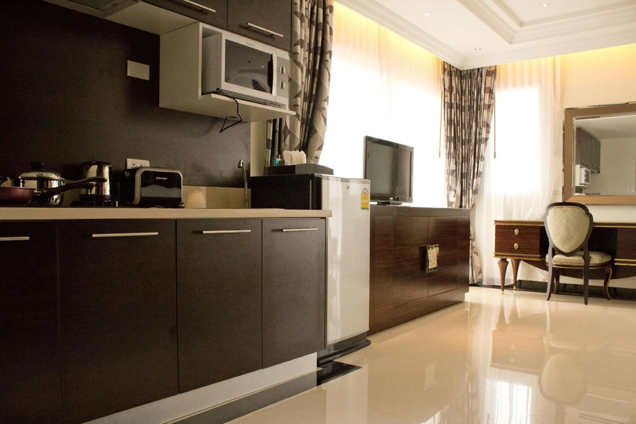 TV and multimedia in LK Royal Wing