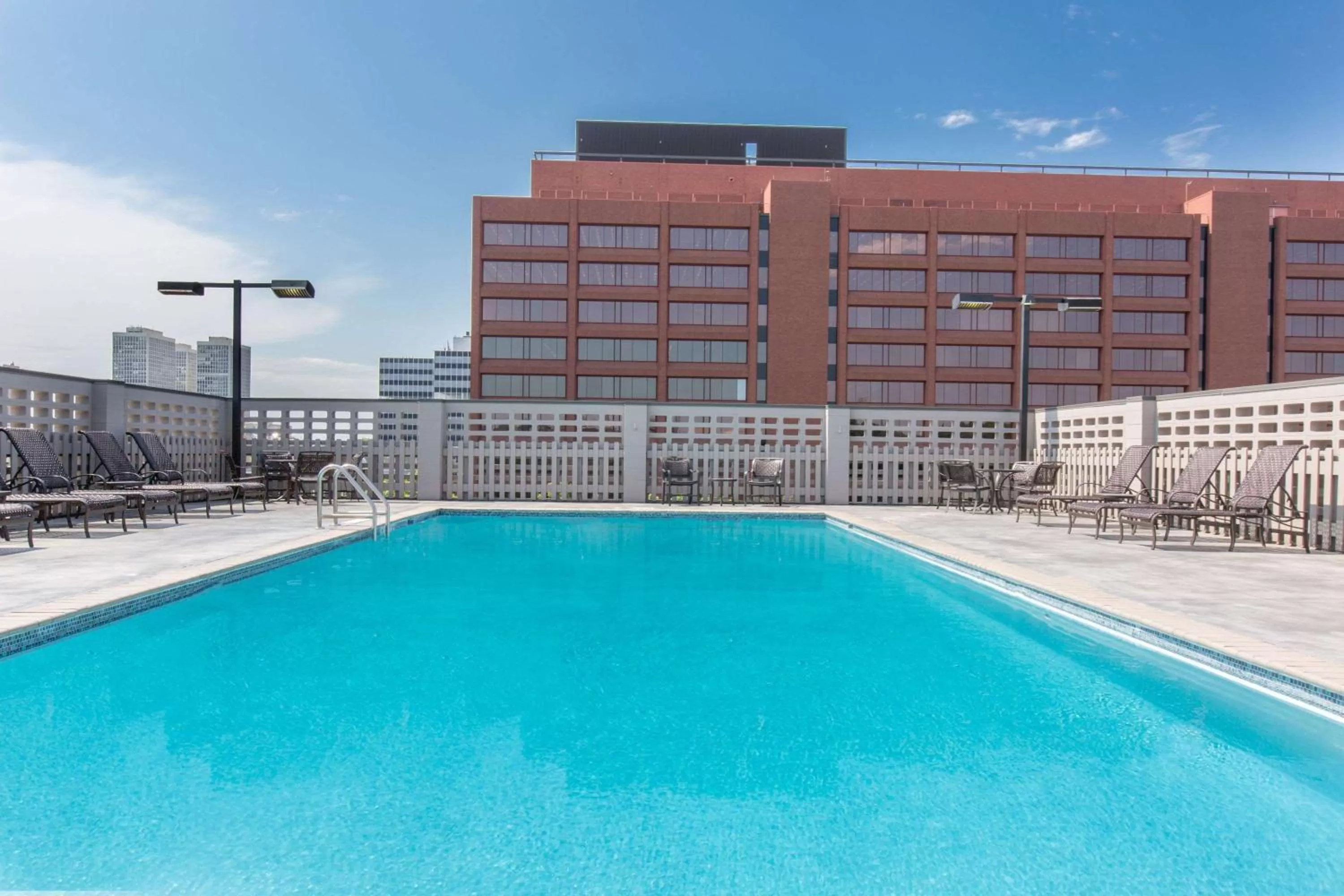 Pool view in Wyndham Philadelphia-Historic District