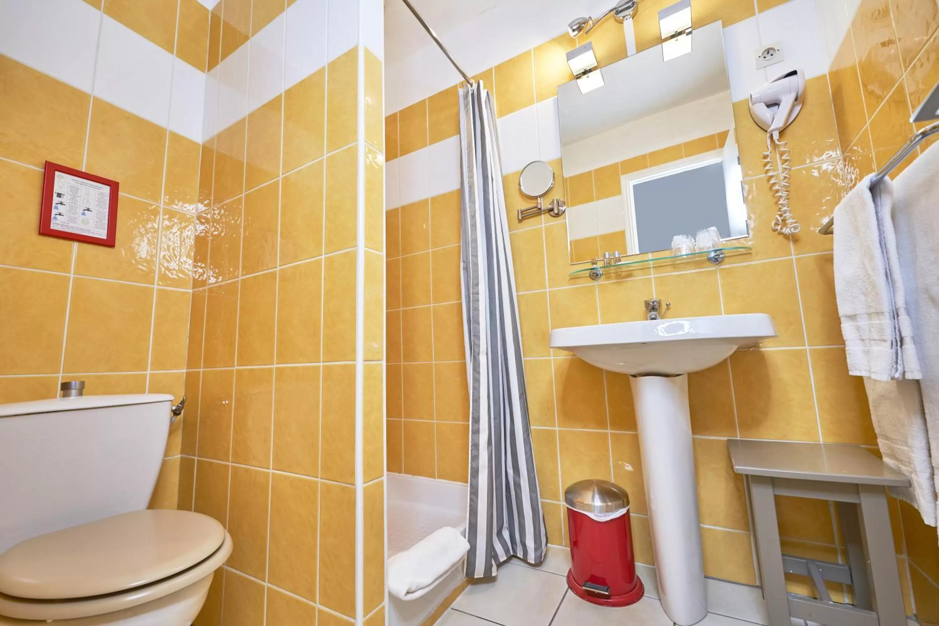 LOGIS Hôtel Du Théâtre