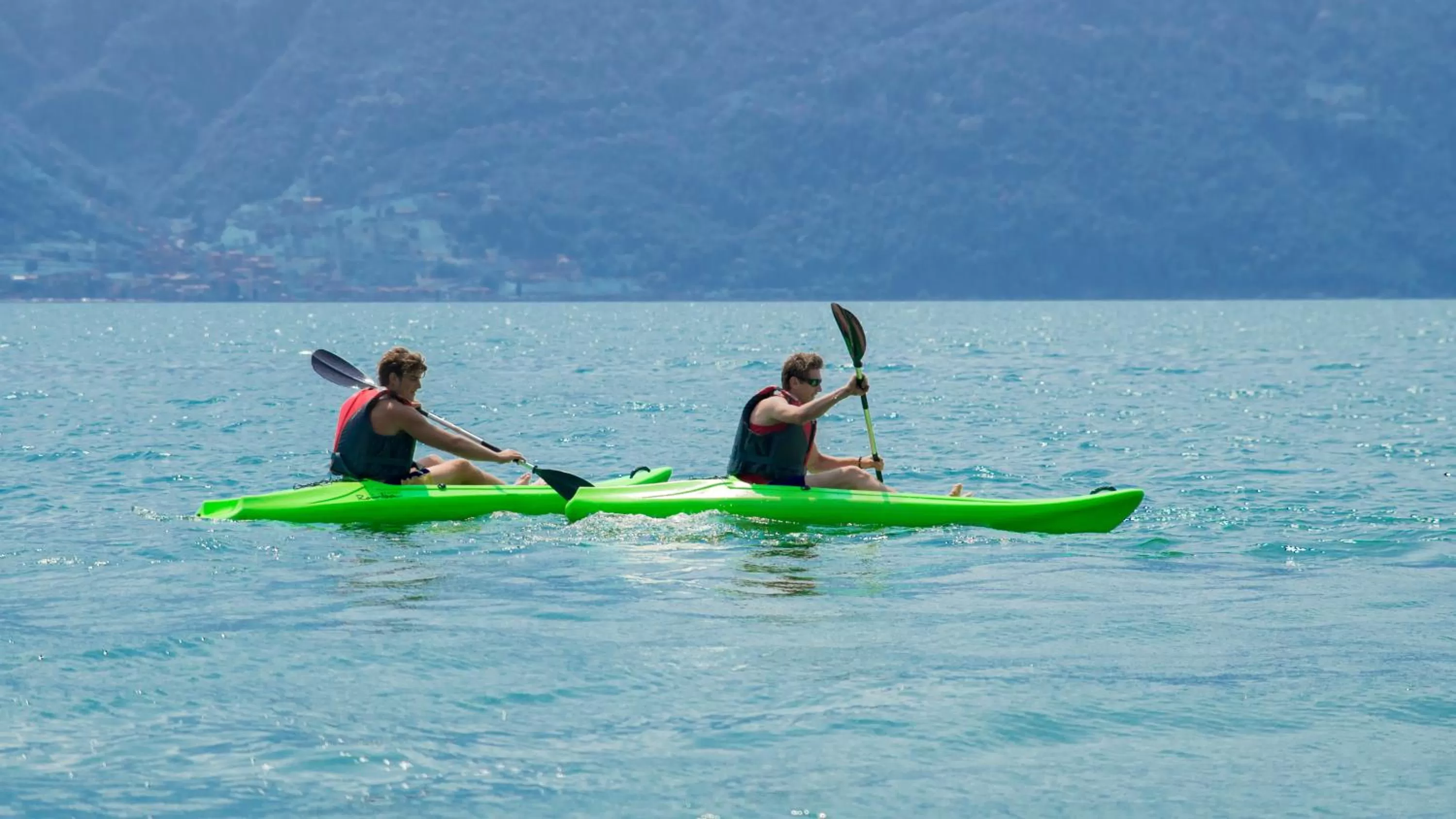 Canoeing in Hotel Lovere Resort & Spa