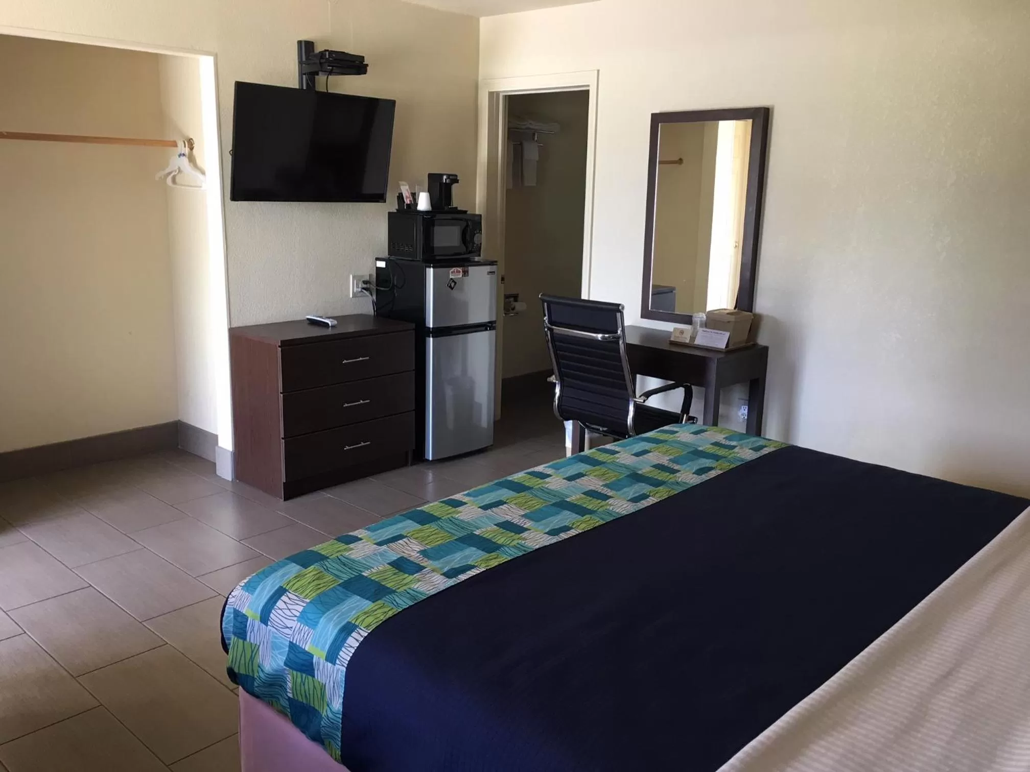 Bed in American Inn Punta Gorda