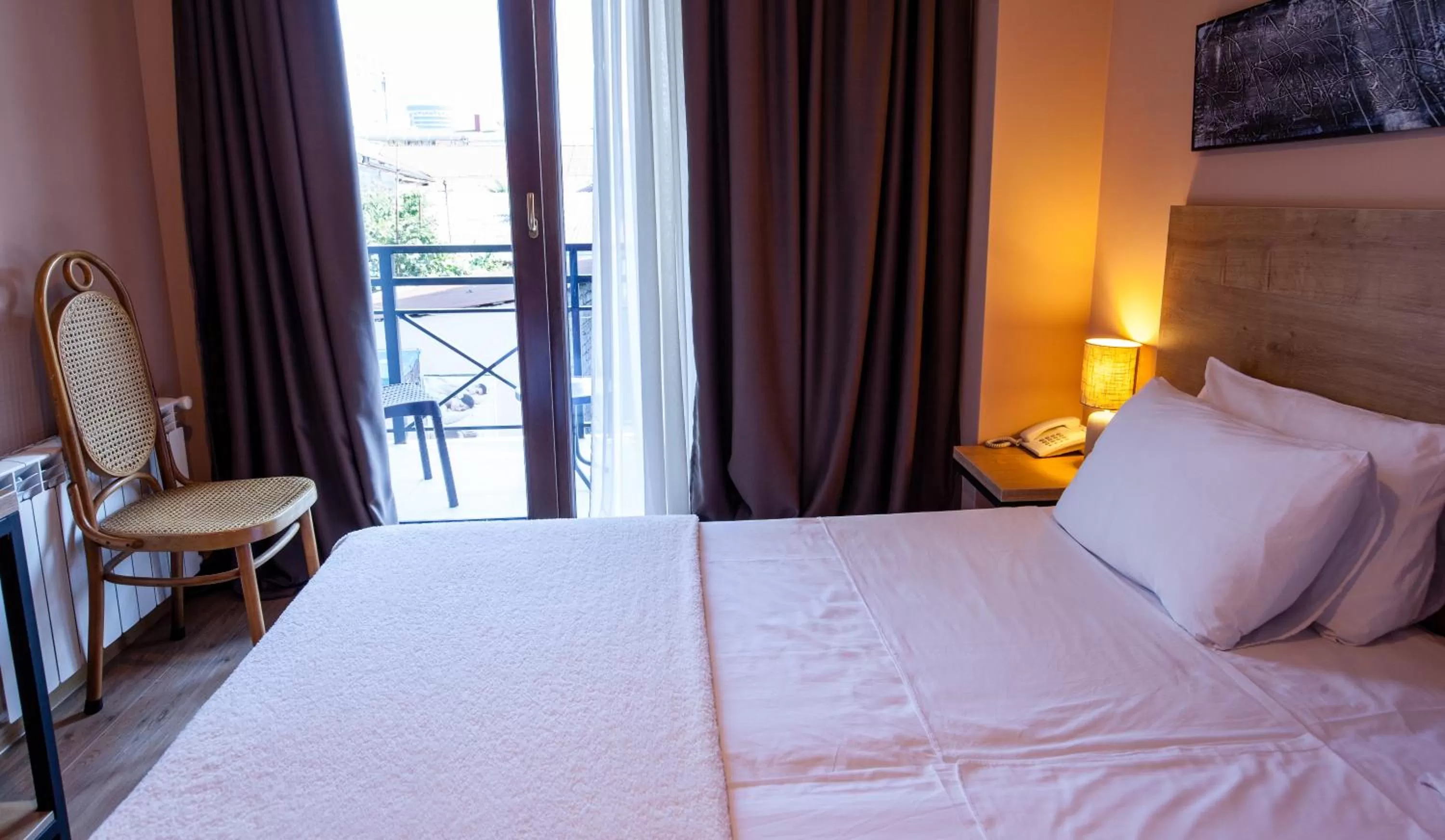 Street view, Bed in Hotel N16