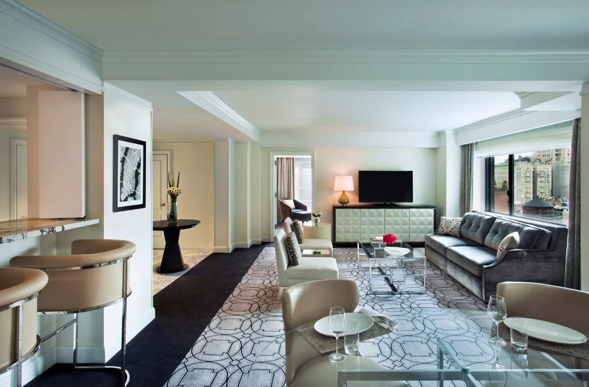 Photo of the whole room in Loews Regency New York Hotel