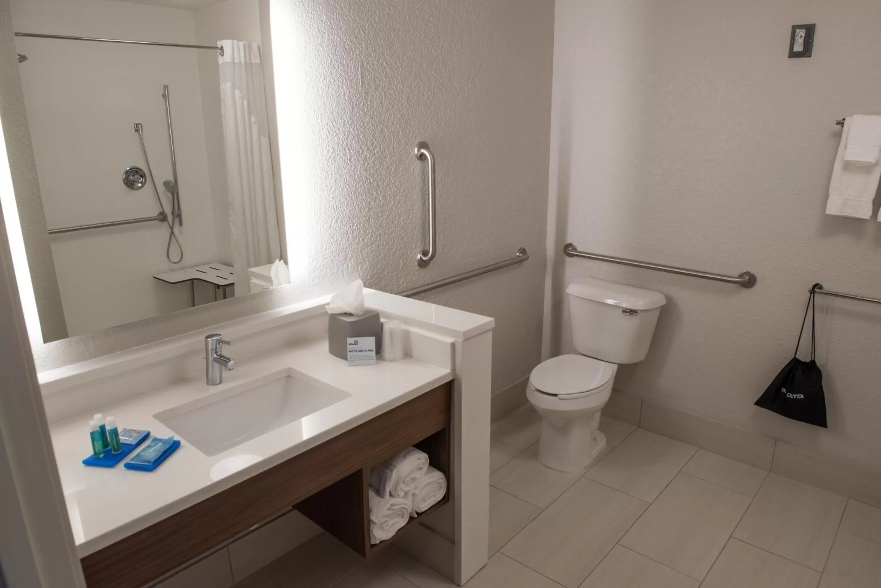Bathroom in Holiday Inn Express & Suites - Fort Wayne North by IHG