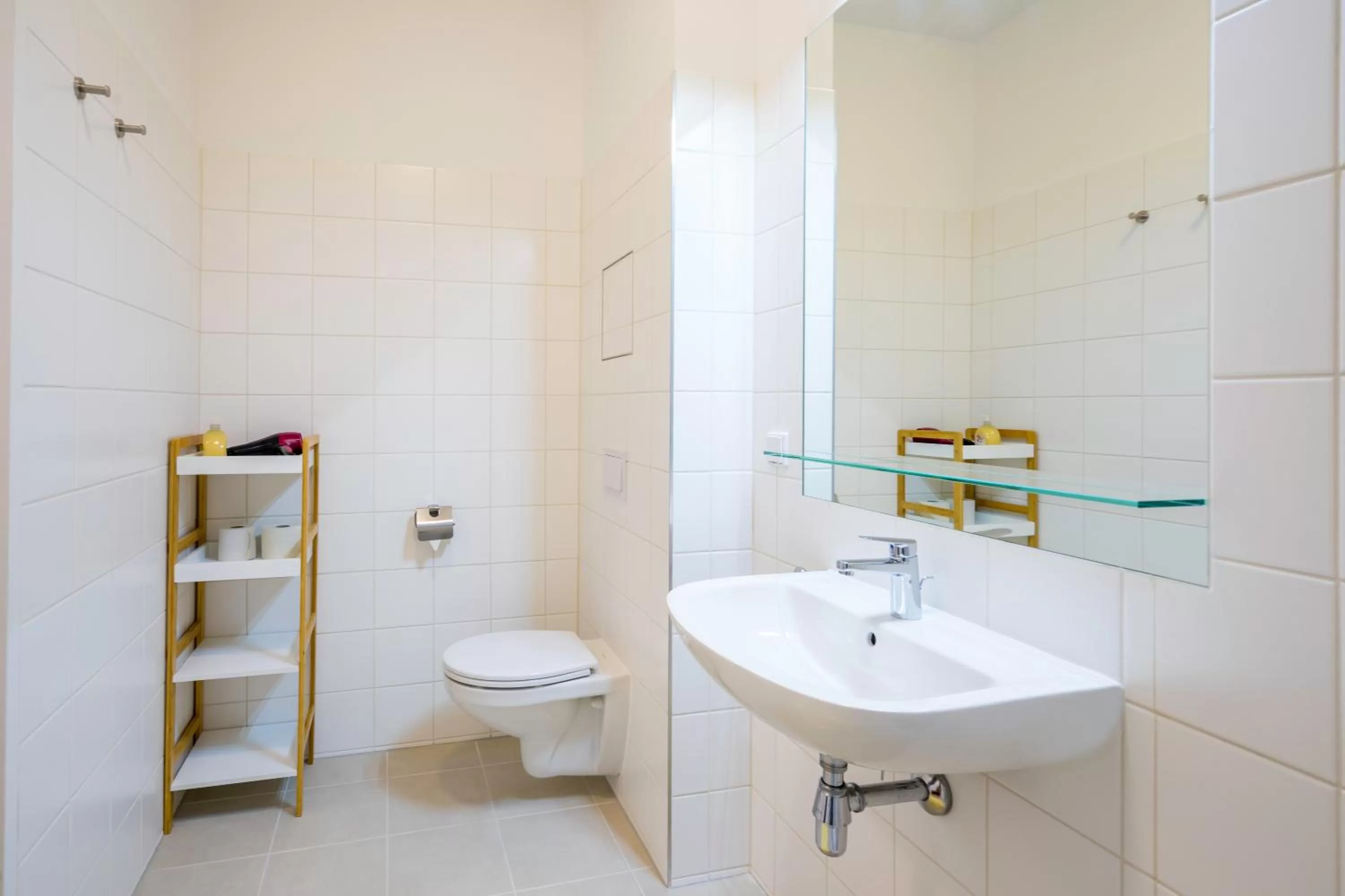 Toilet in FeelGood Apartments SmartLiving | contactless check-in