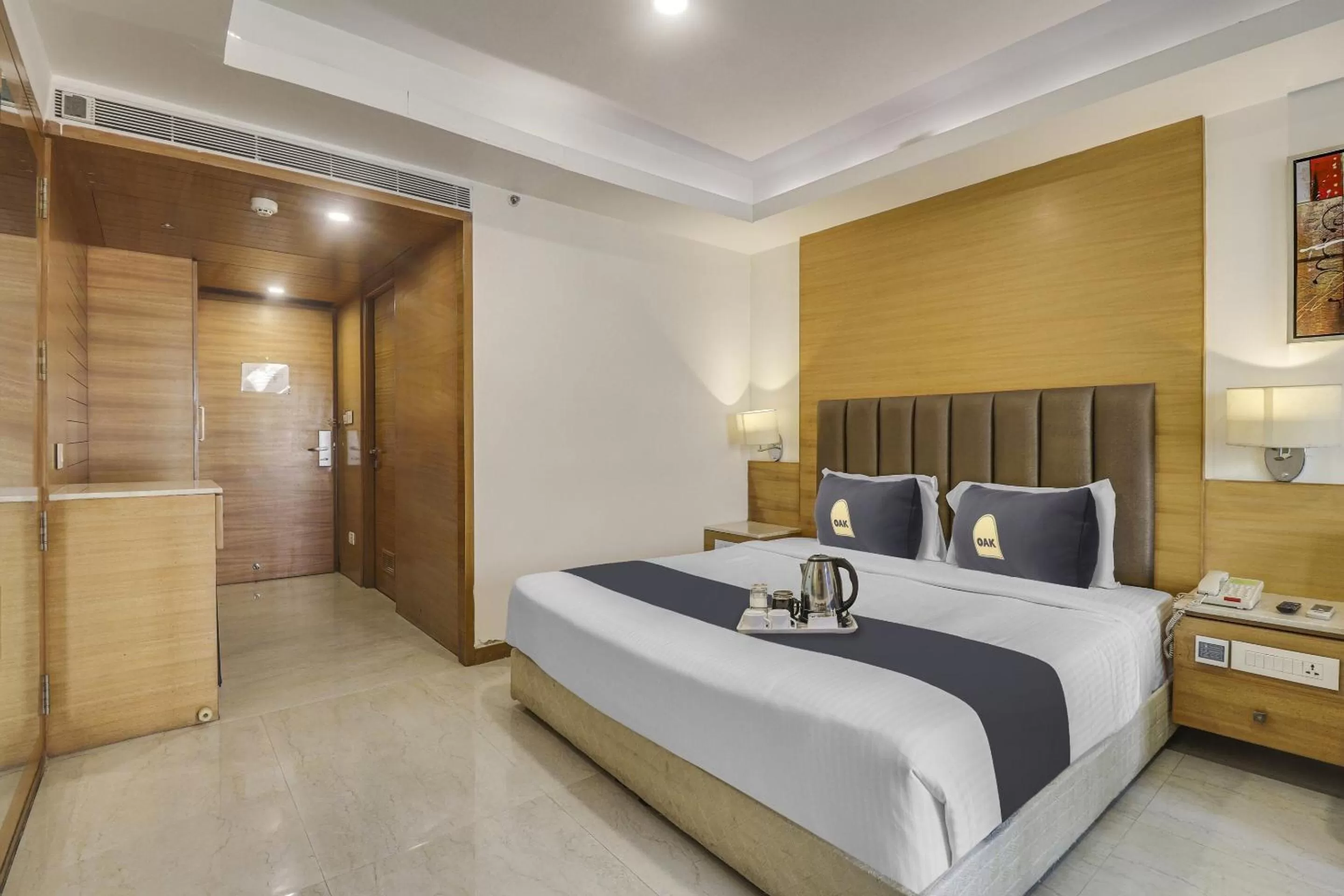 Bedroom, Bed in Palette - Hotel Chennai La Palace