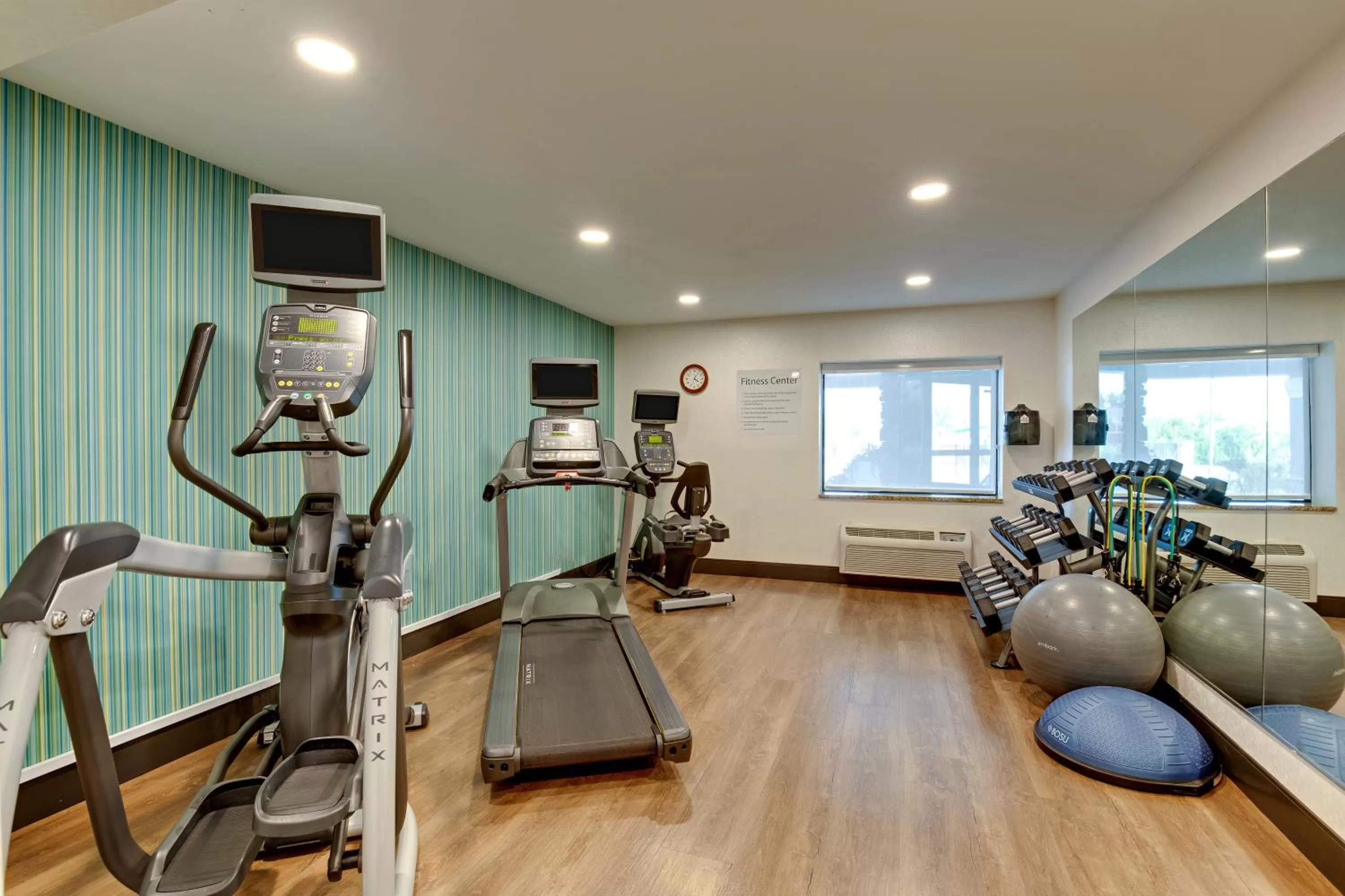 Fitness centre/facilities in Holiday Inn Express Nashville W-I40 by IHG