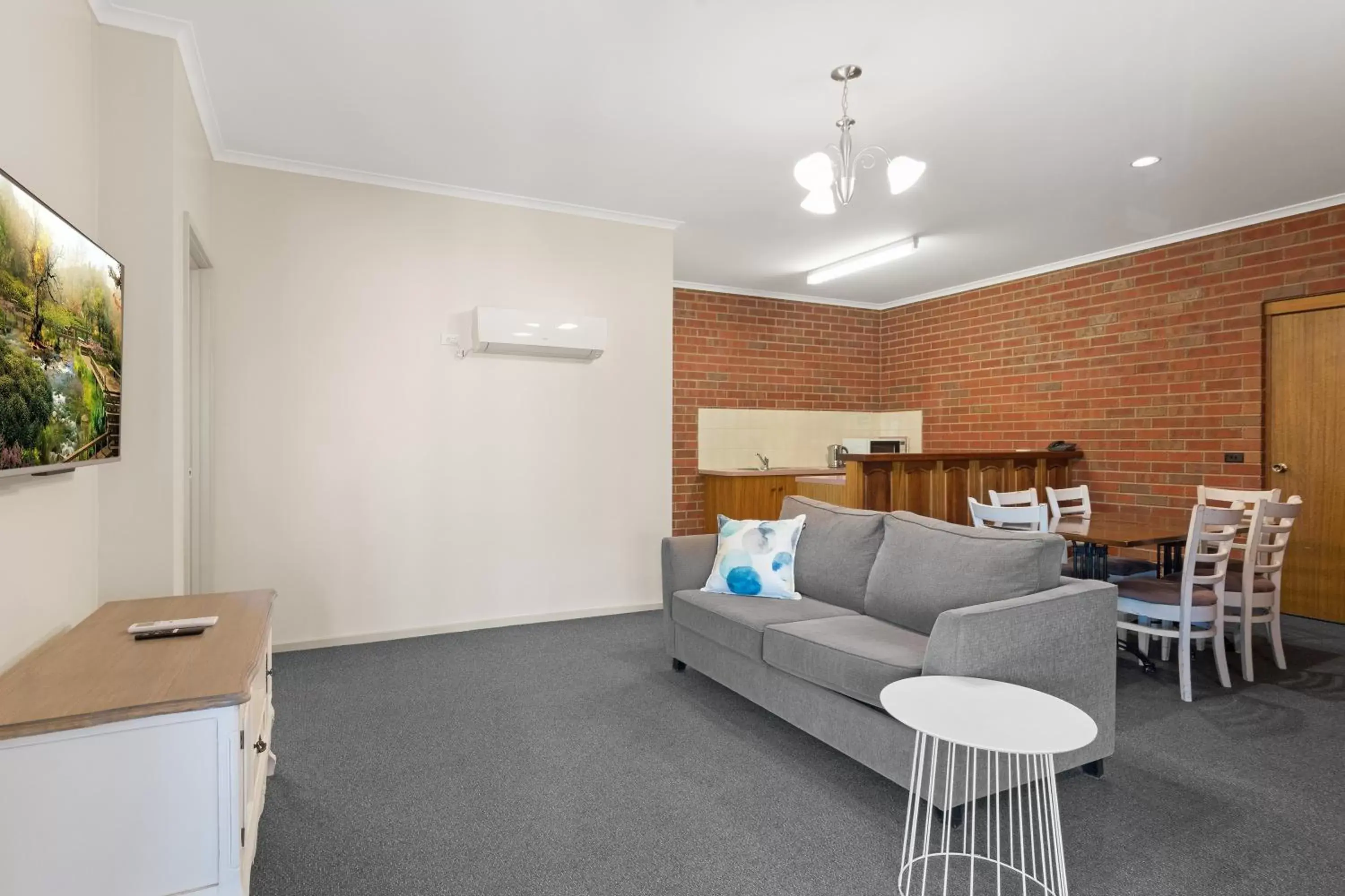 One-Bedroom Apartment in Burke And Wills Motor Inn Swan Hill One-Bedroom Apartment in Burke And Wills Motor Inn Swan Hill