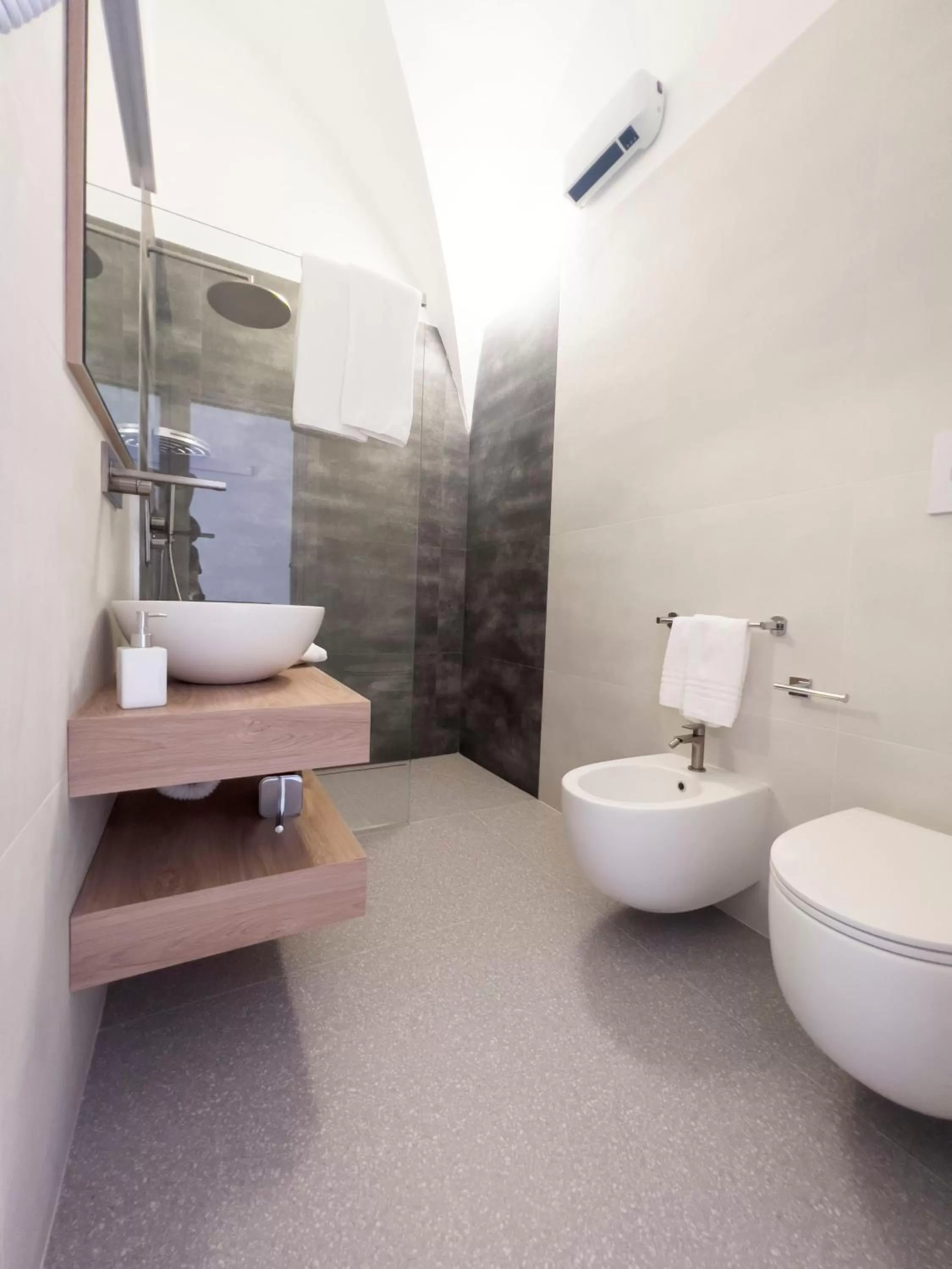 Shower, Bathroom in Dimora dei Celestini
