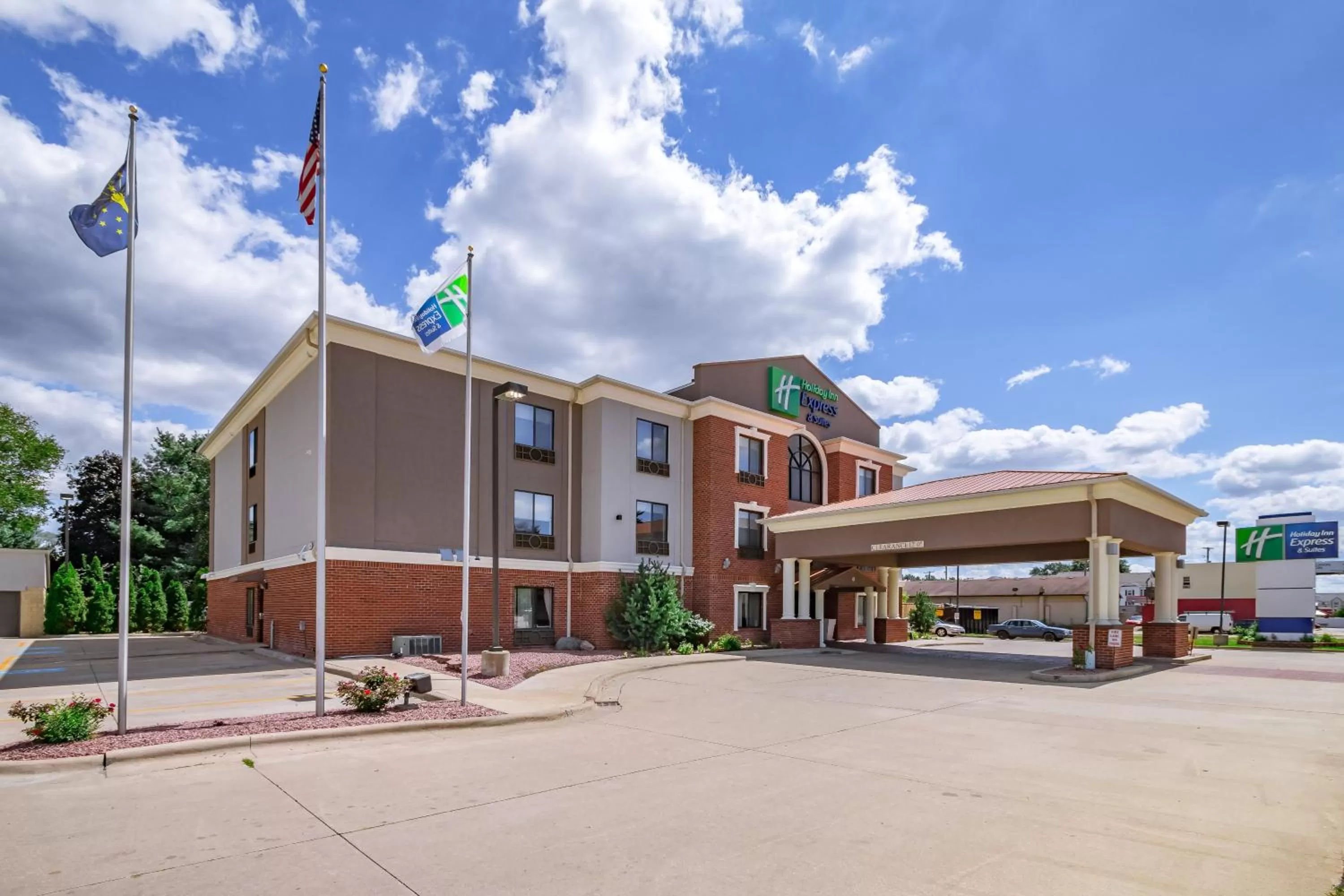 Property building in Holiday Inn Express & Suites - South Bend - Notre Dame Univ.