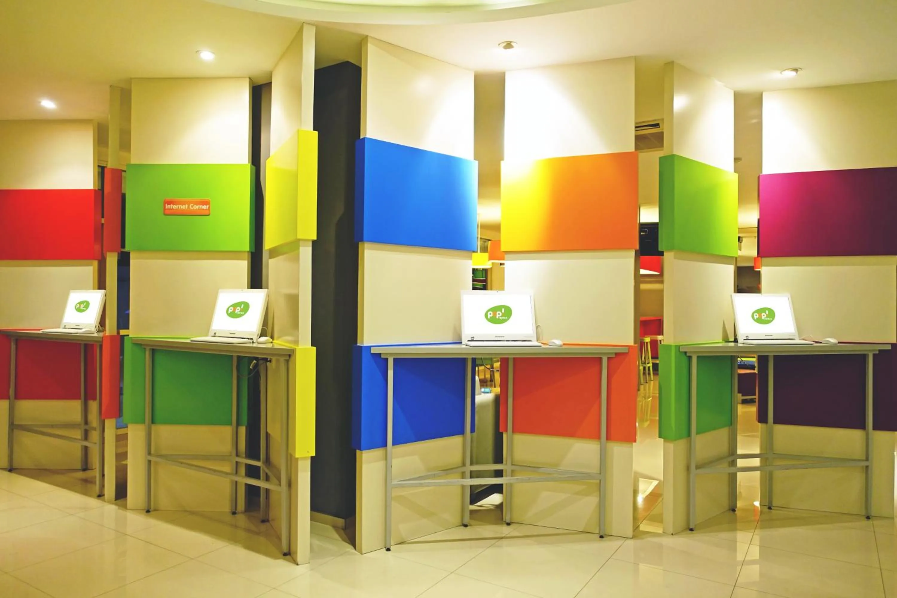 Lobby or reception in POP! Hotel Tanjung Karang