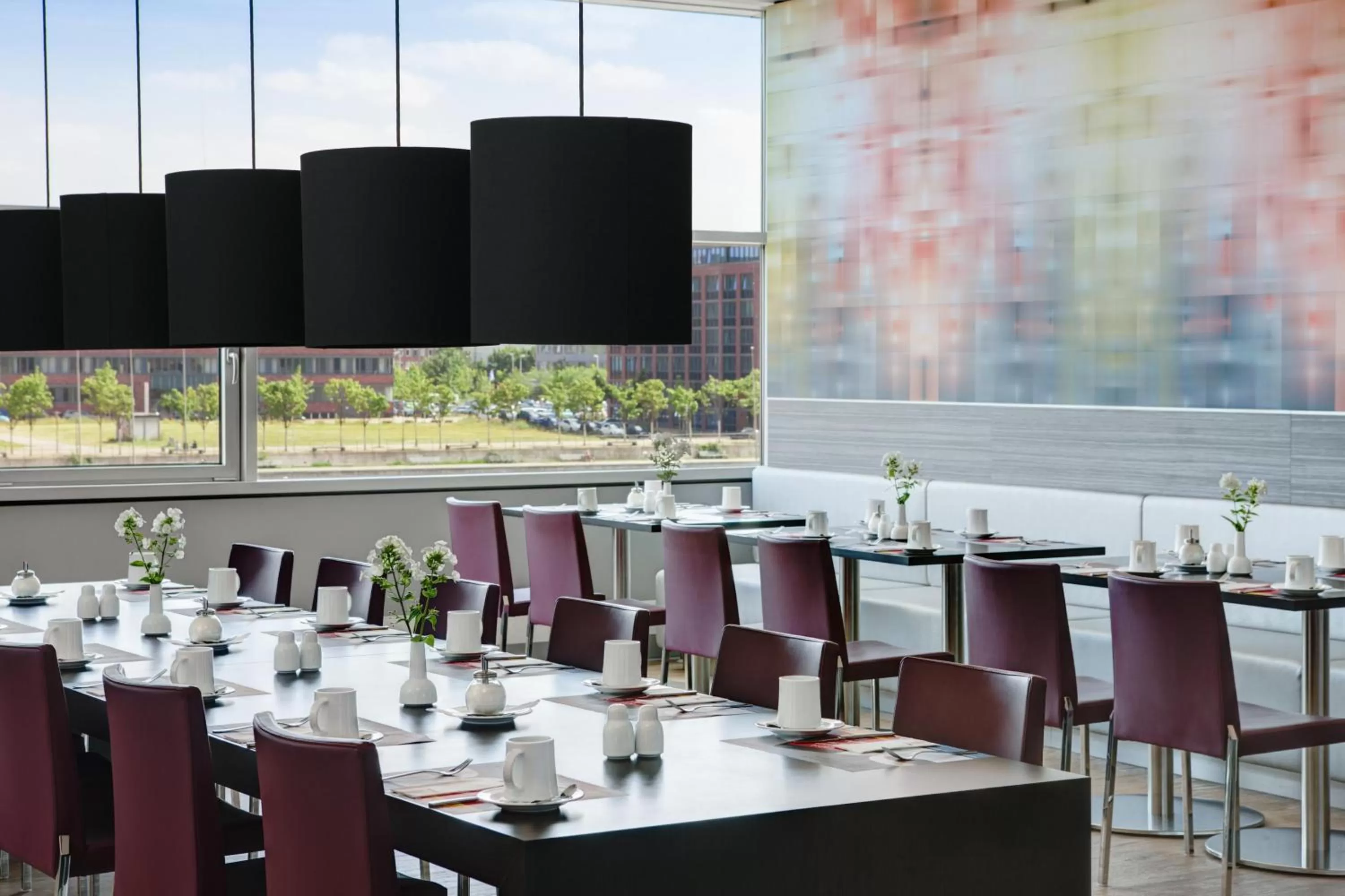Restaurant/places to eat in IntercityHotel Kiel