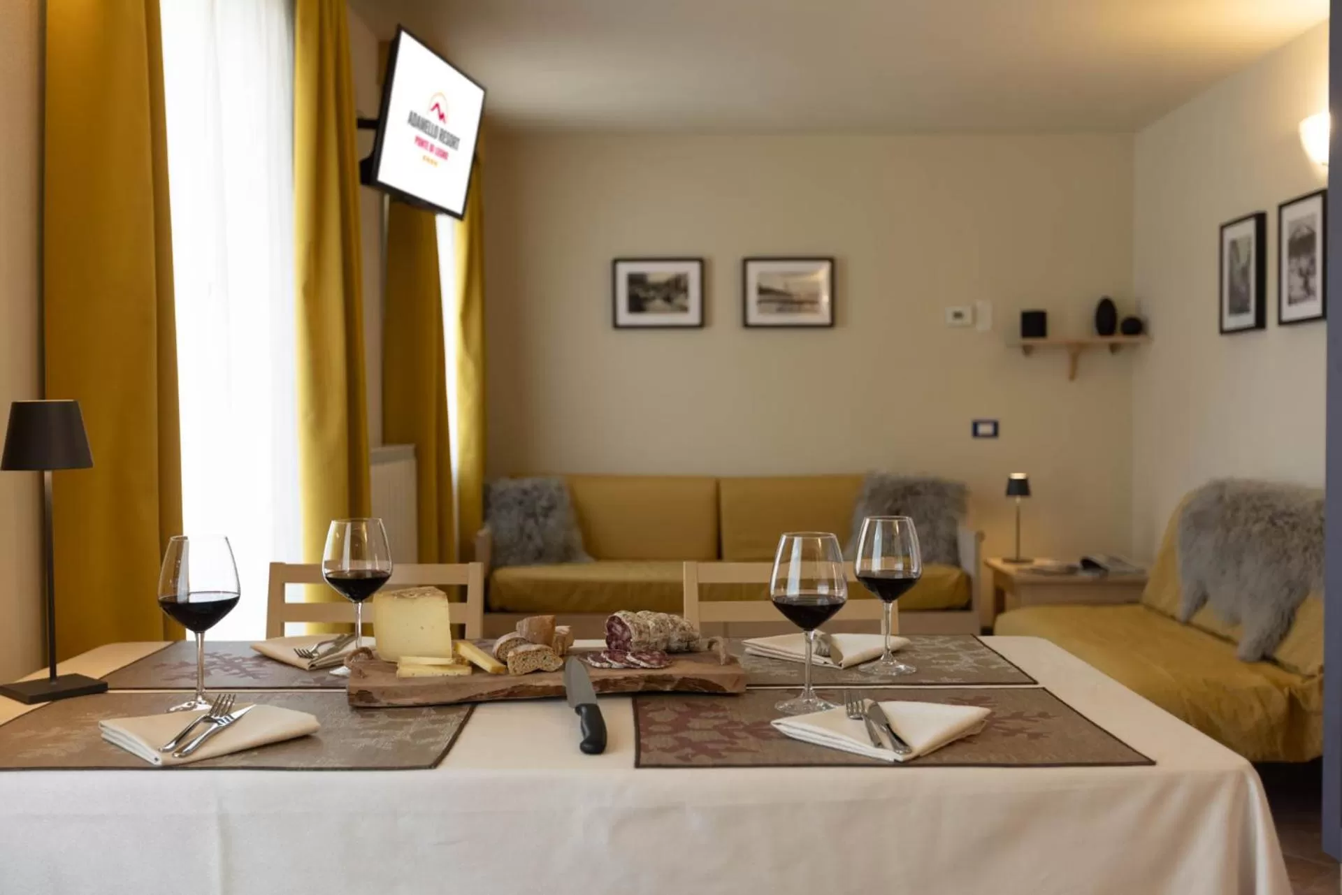 Living room, Restaurant/Places to Eat in Residence Adamello Resort