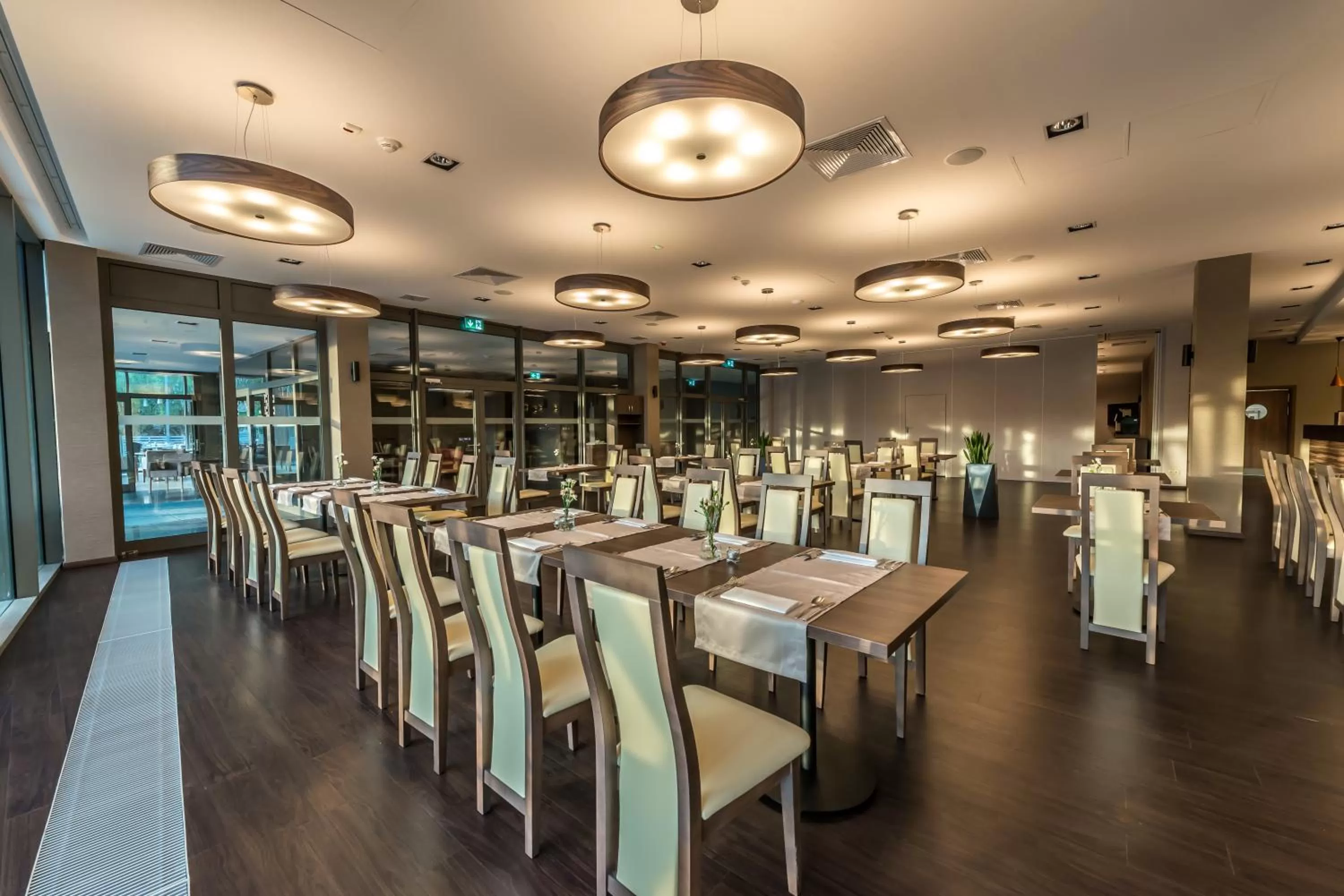 Restaurant/places to eat in APART HOTEL 12