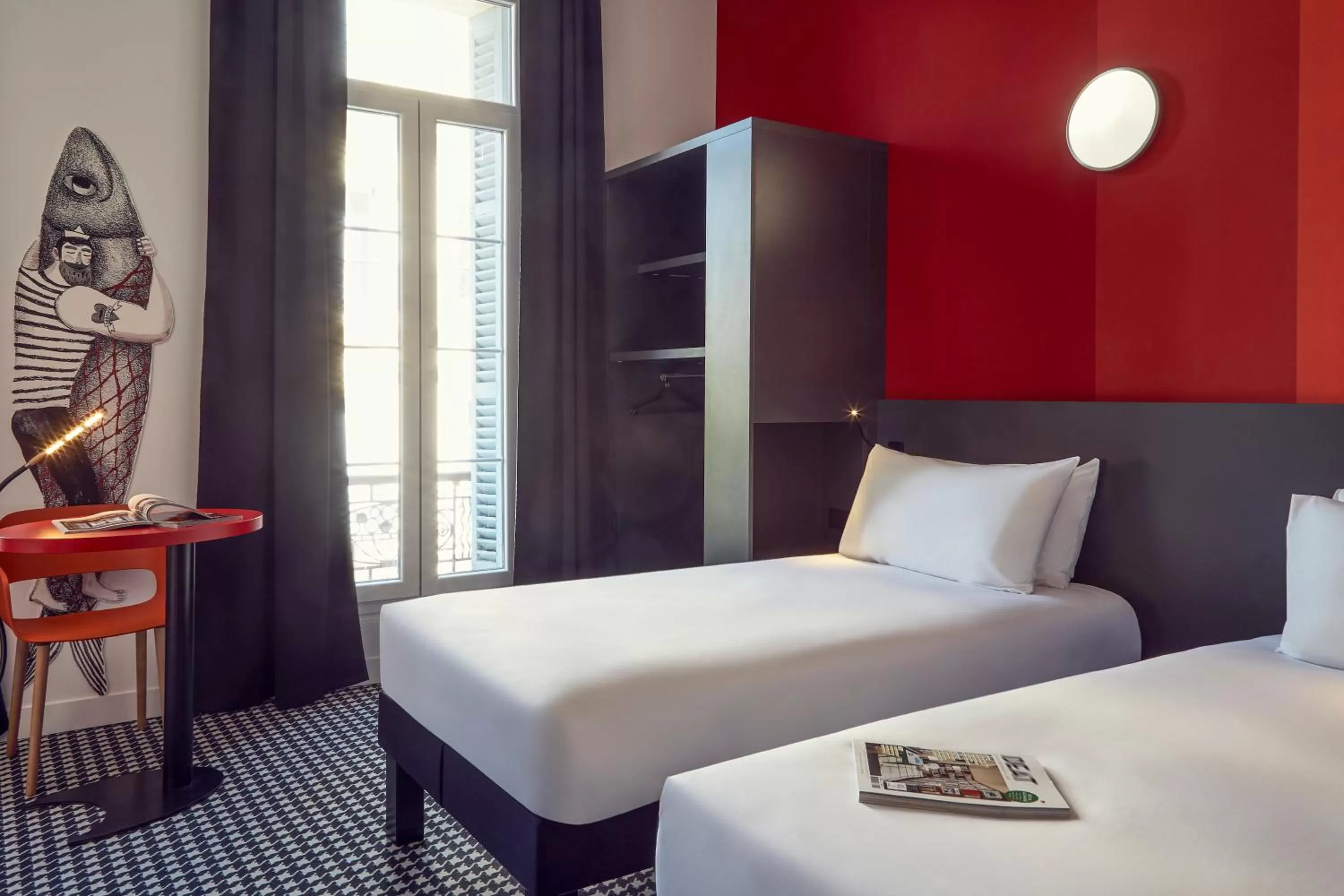 Bedroom, Bed in ibis Styles Marseille Vieux Port
