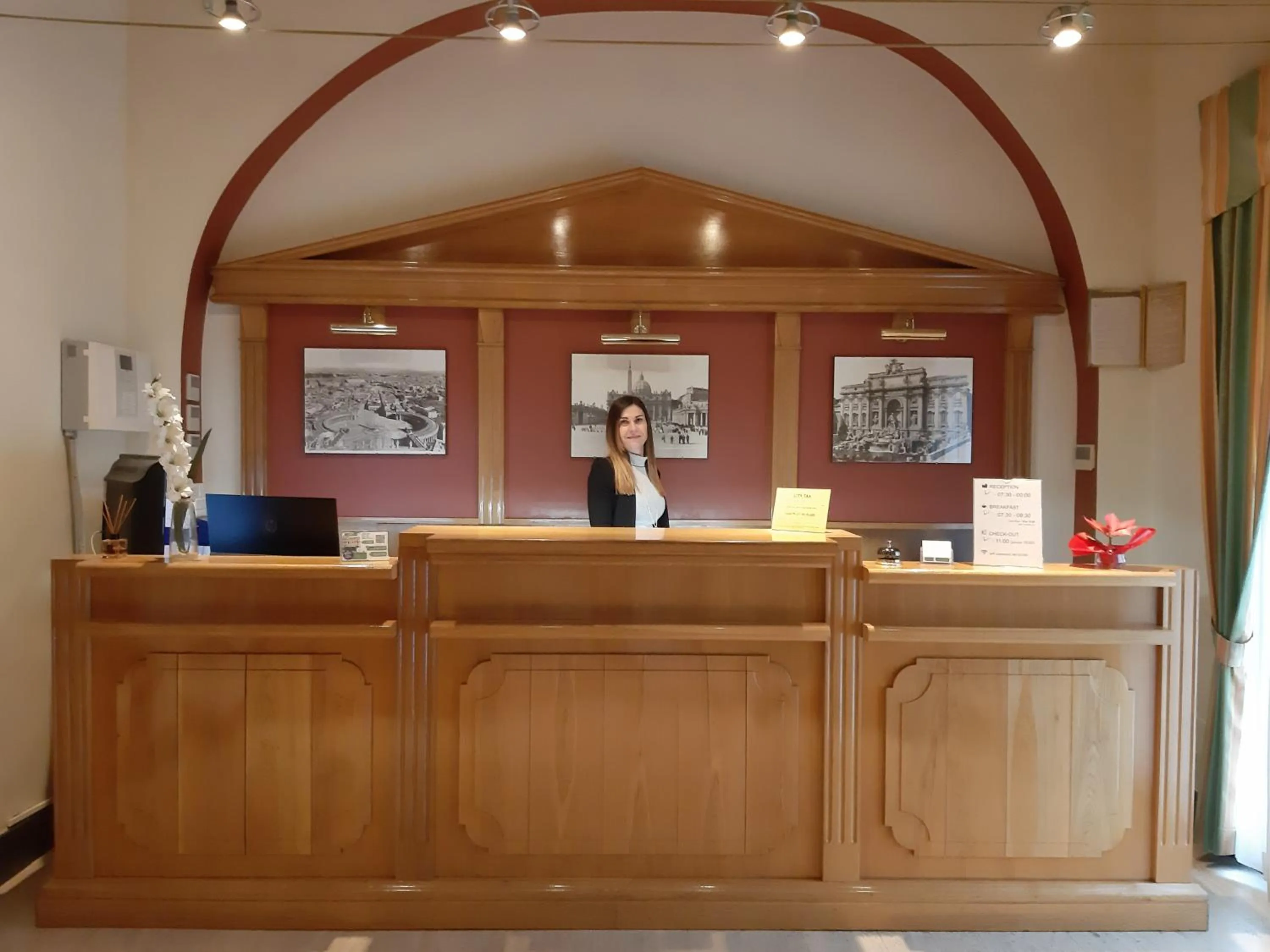 Lobby or reception in Hotel Mariano