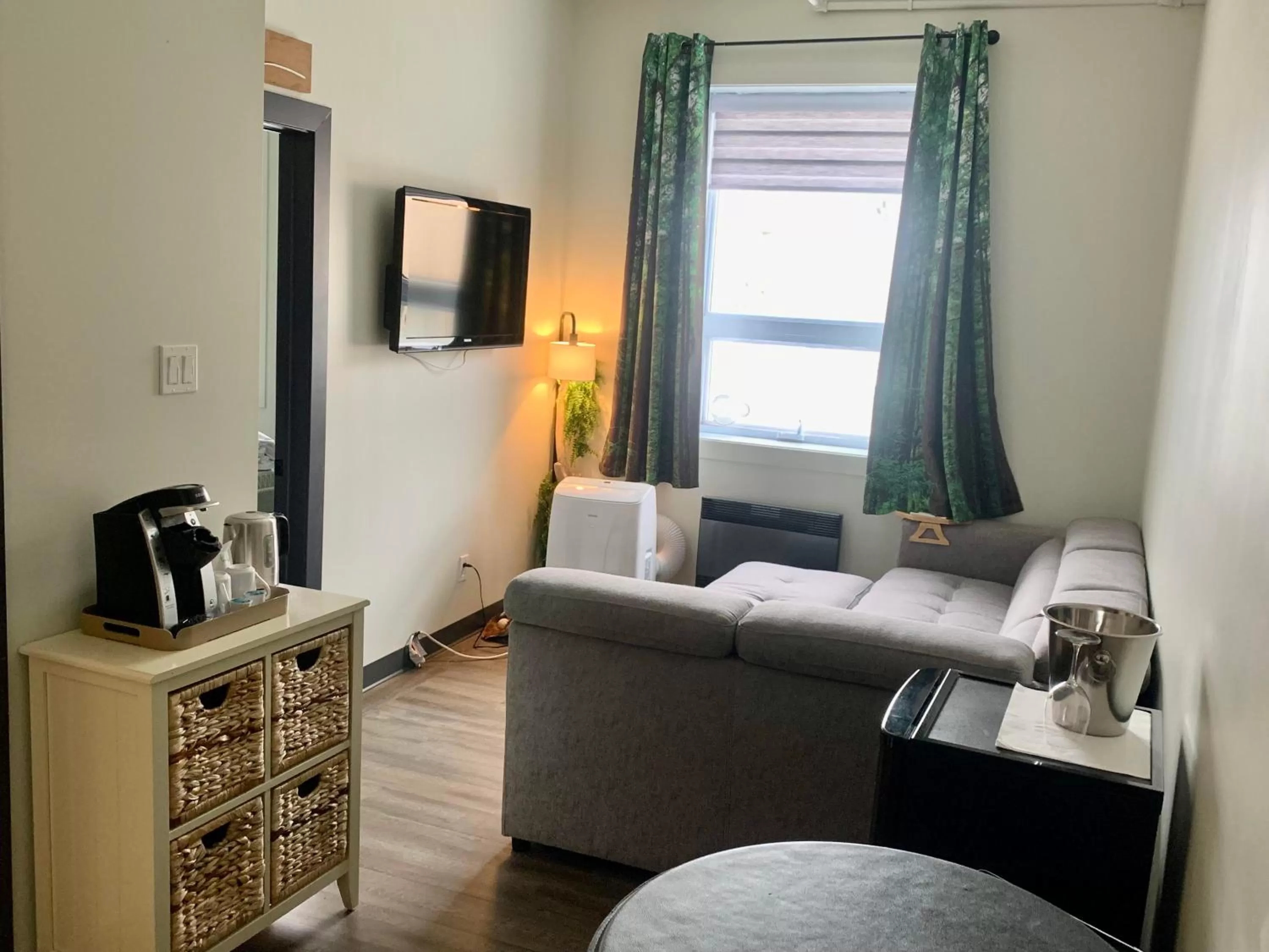 TV and multimedia in Hôtel Sept-Îles