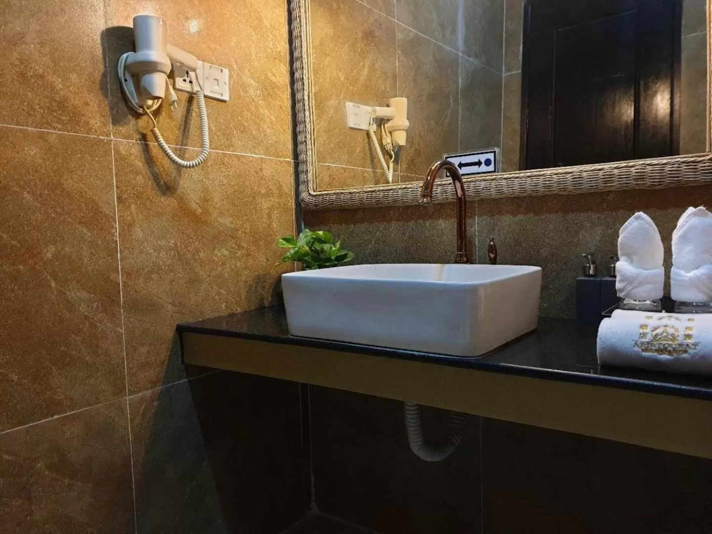 Toilet in Aristocrat Residence & Hotel