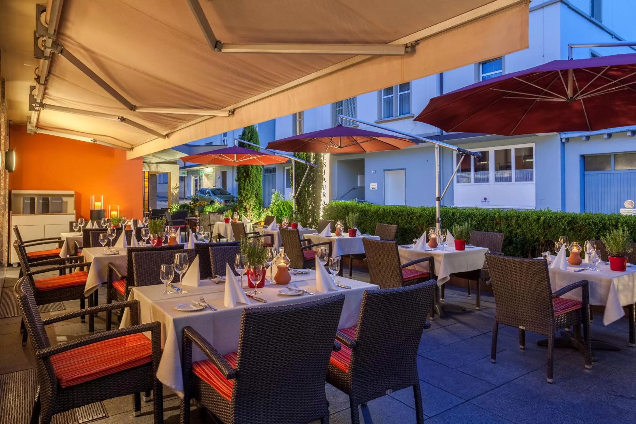 Restaurant/places to eat in Hotel Germania