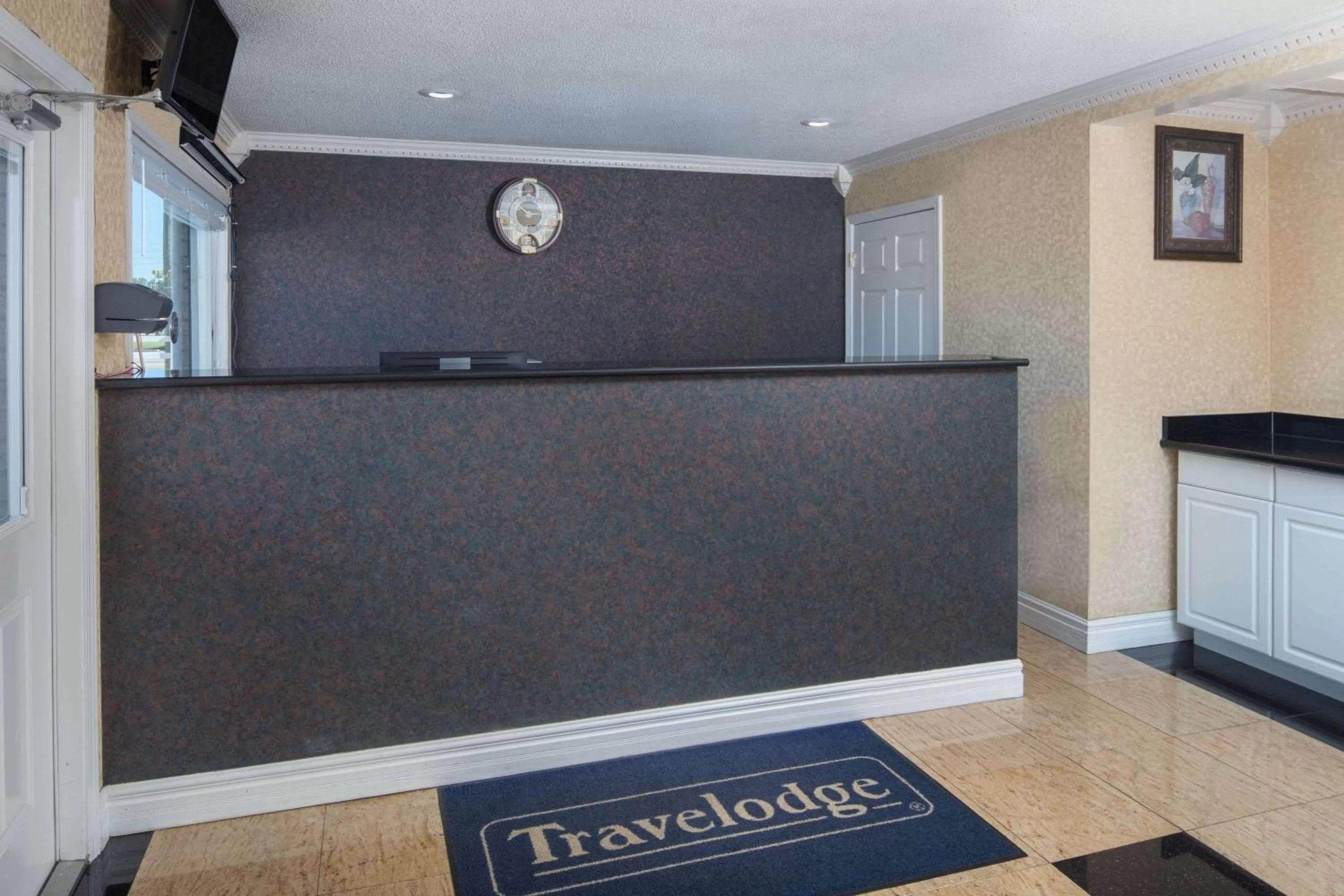 Lobby or reception in Travelodge by Wyndham Orangeburg