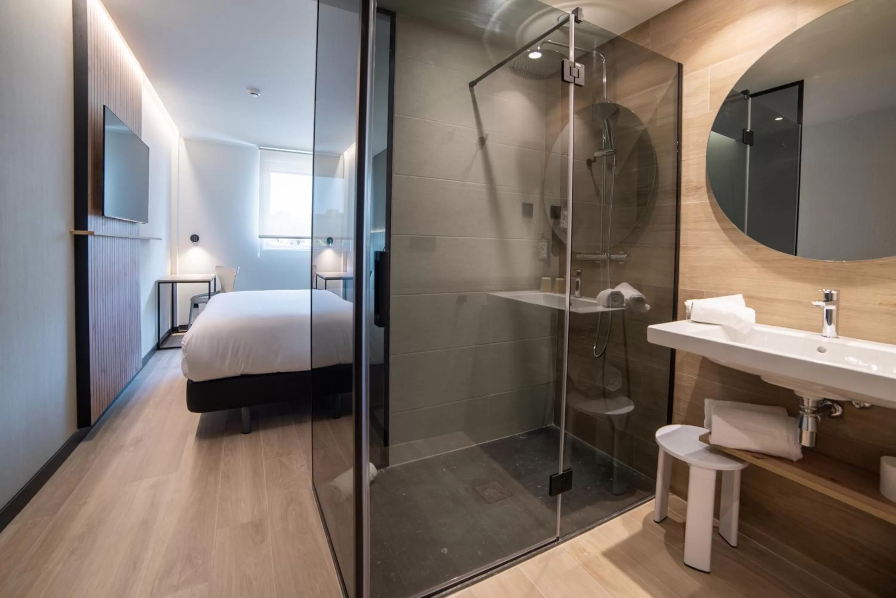 Bathroom, Bed in Hotel Bed4U Santander