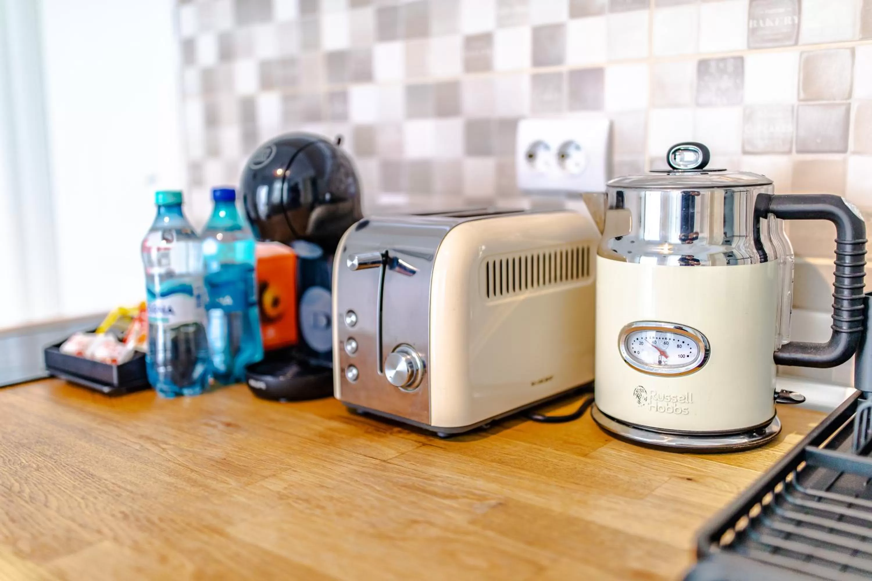 Coffee/tea facilities in ALBERT RESIDENCE with PARKING