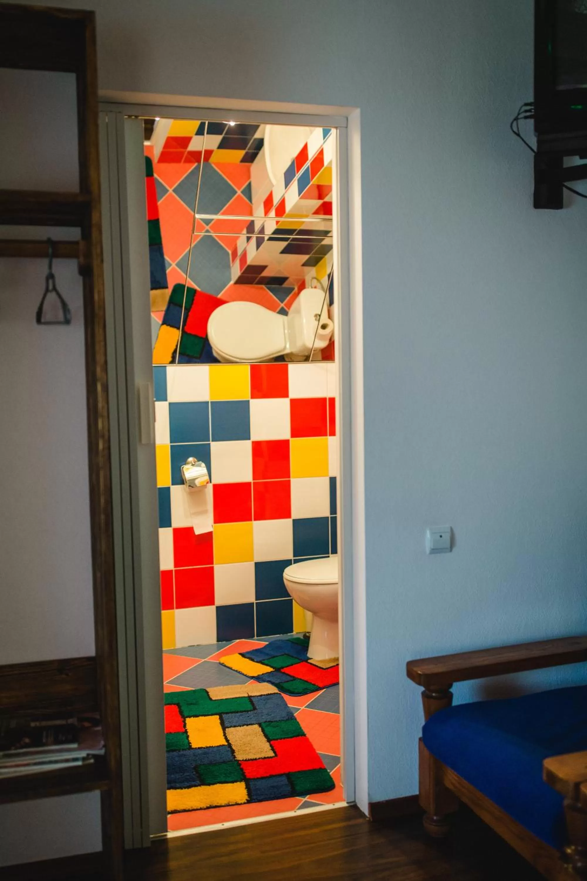 Decorative detail in Kolyba Opryshkiv