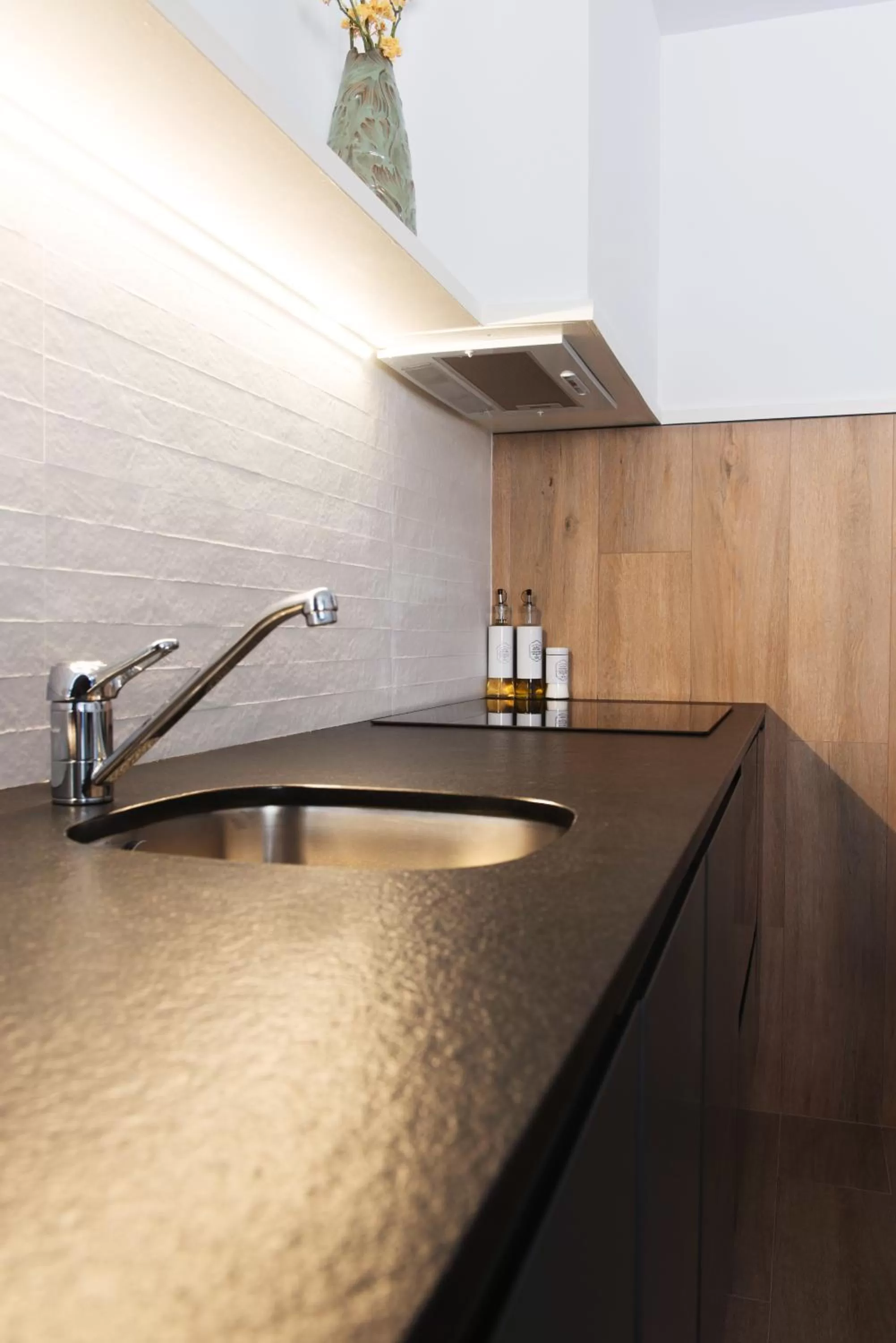 Kitchen or kitchenette in Santa Catalina Suites Gijón