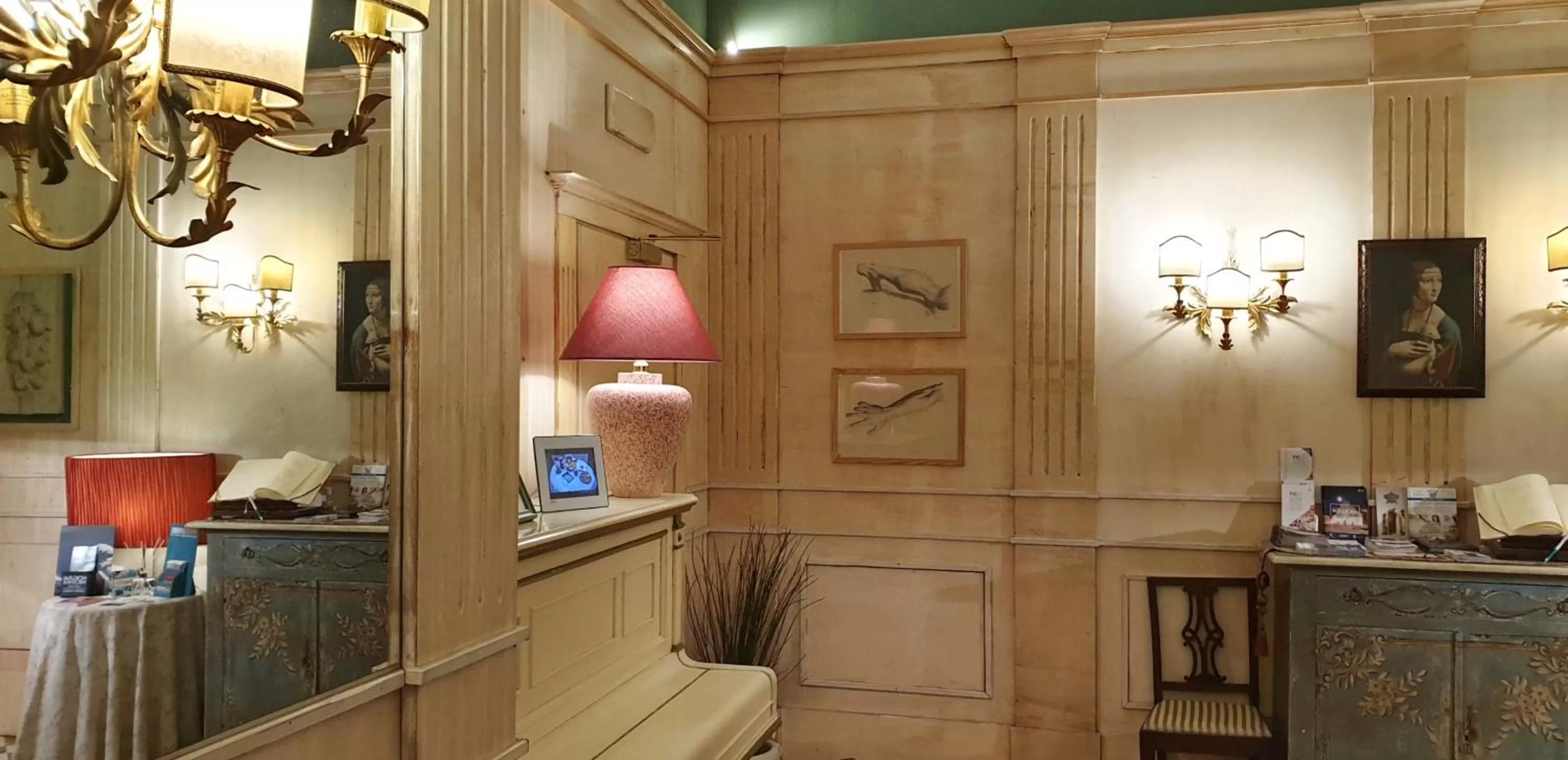 Lobby or reception in Albergo delle Drapperie