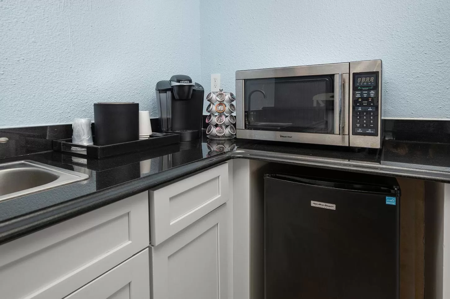 Kitchen or kitchenette in Fenwick Inn