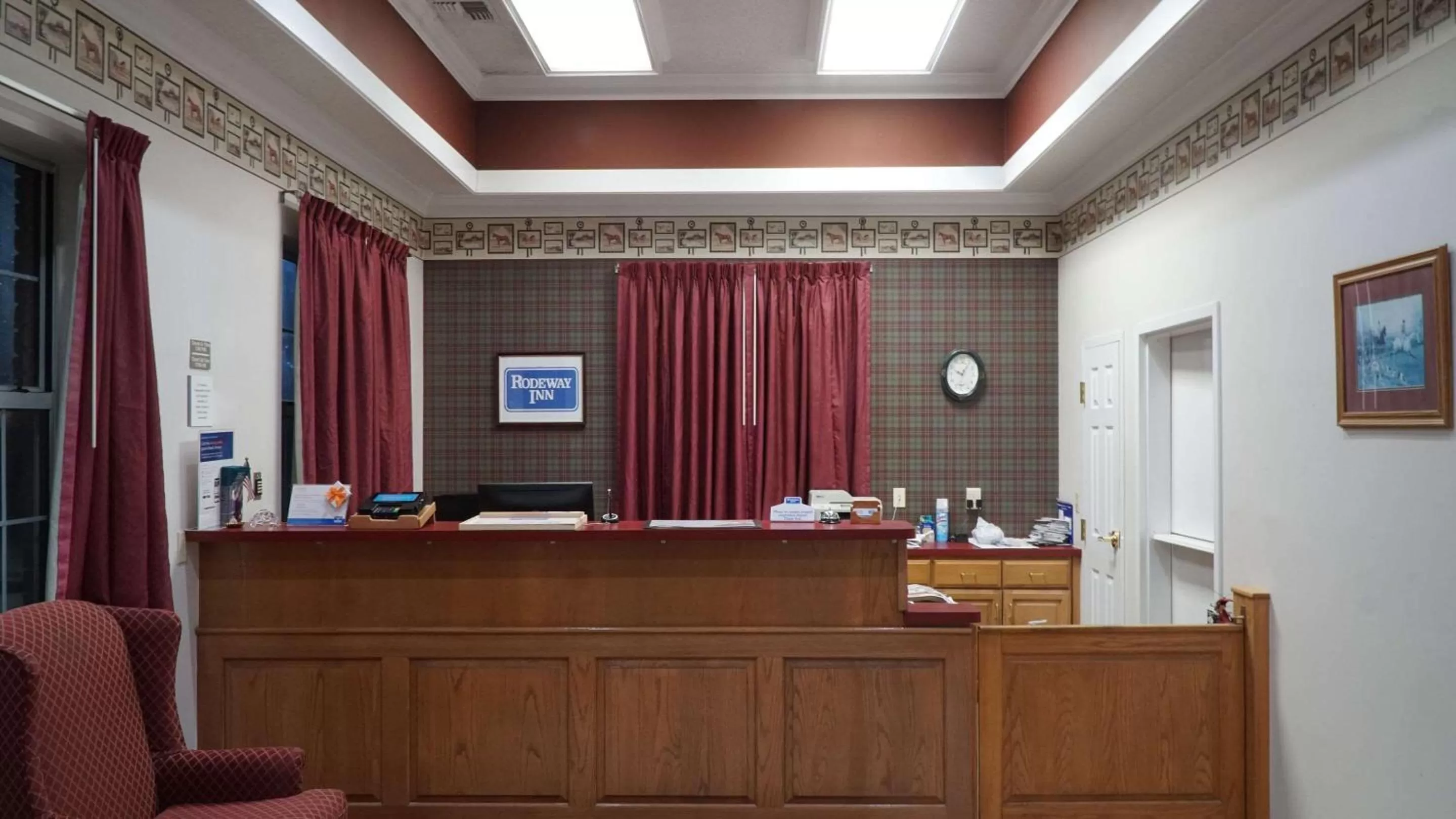 Lobby or reception in Rodeway Inn