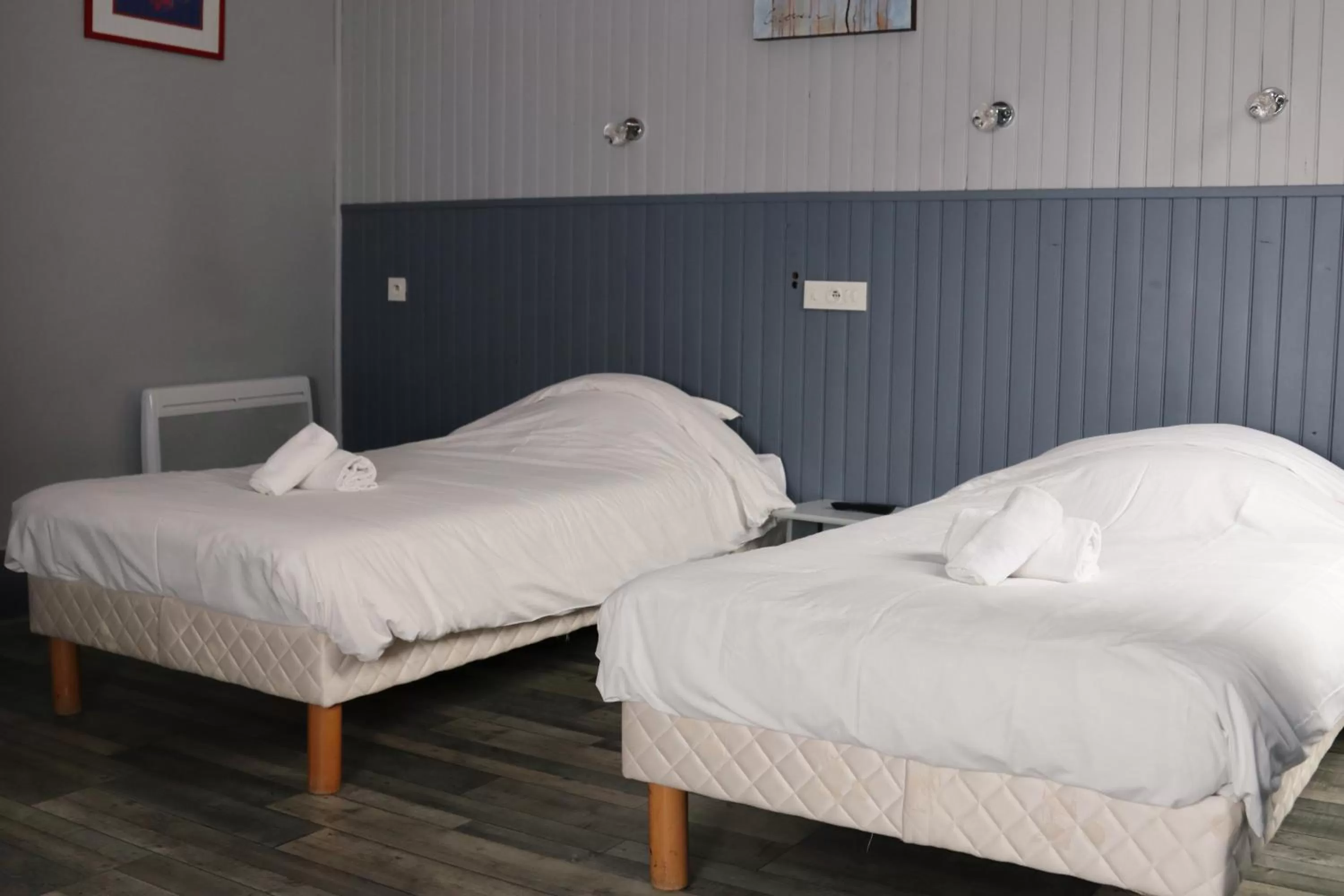 Bed in Hôtel & Restaurant Le Patio VICHY