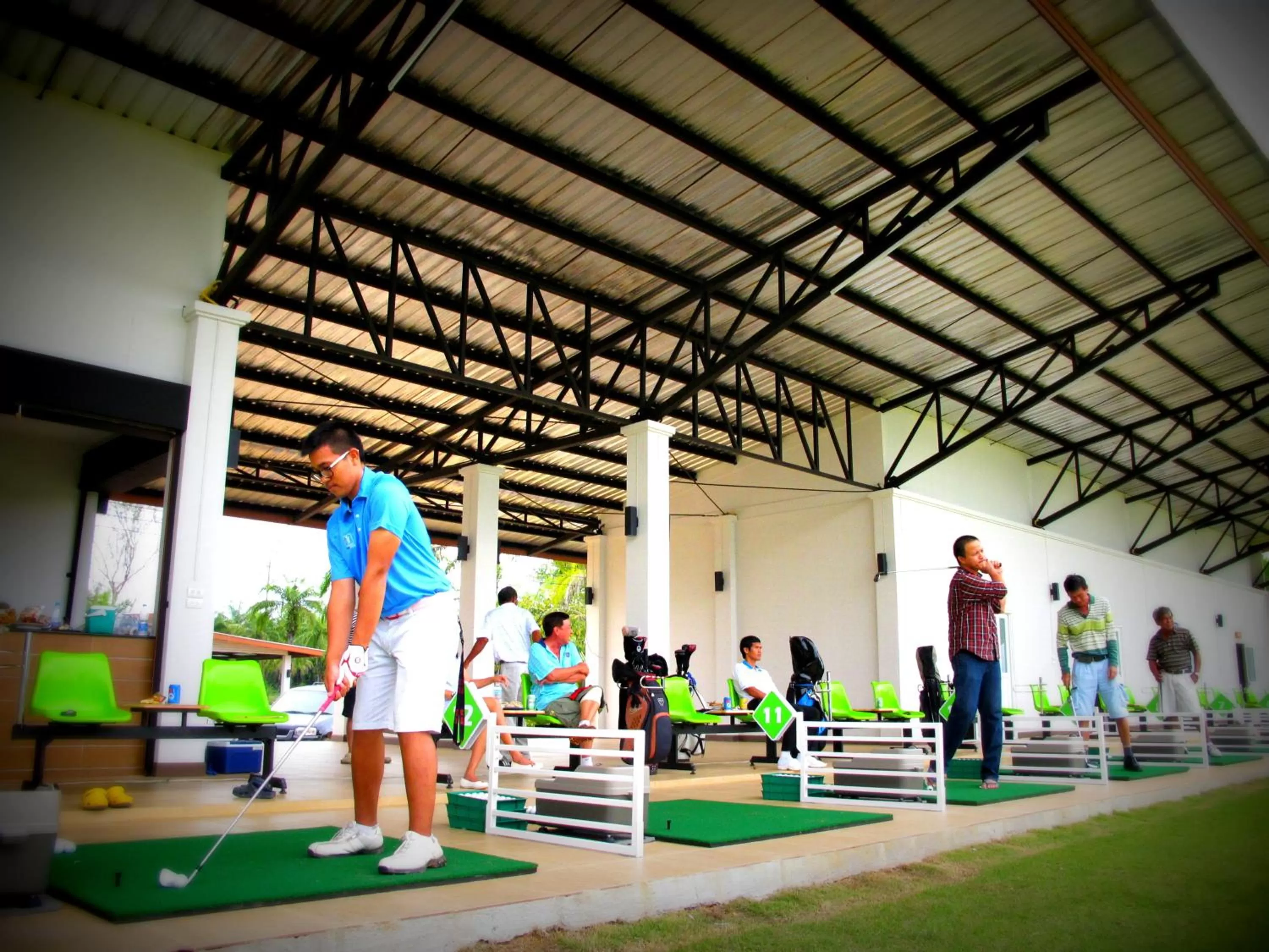 Palm Driving Range & Resort