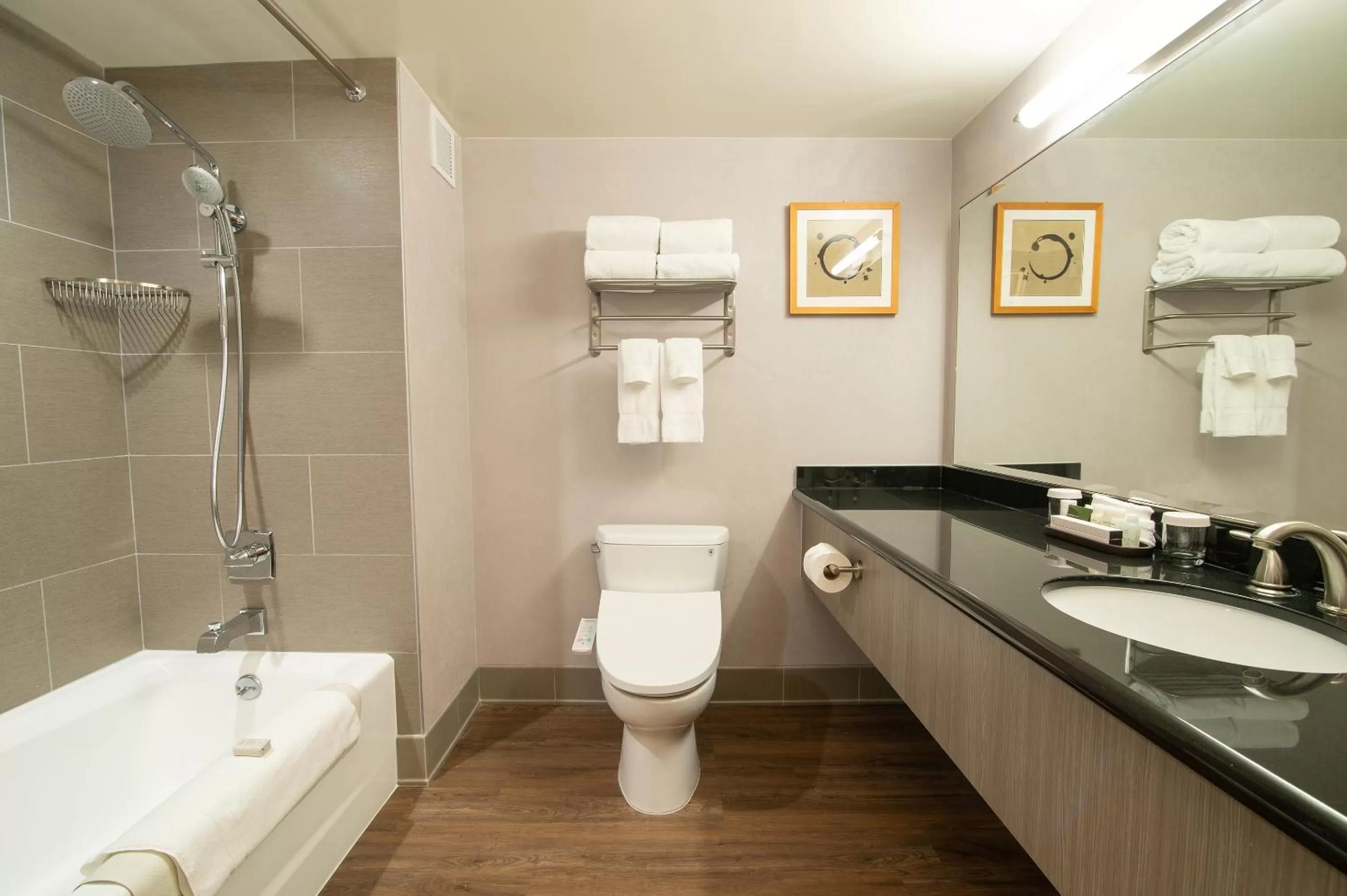 Bathroom in Miyako Hotel Los Angeles