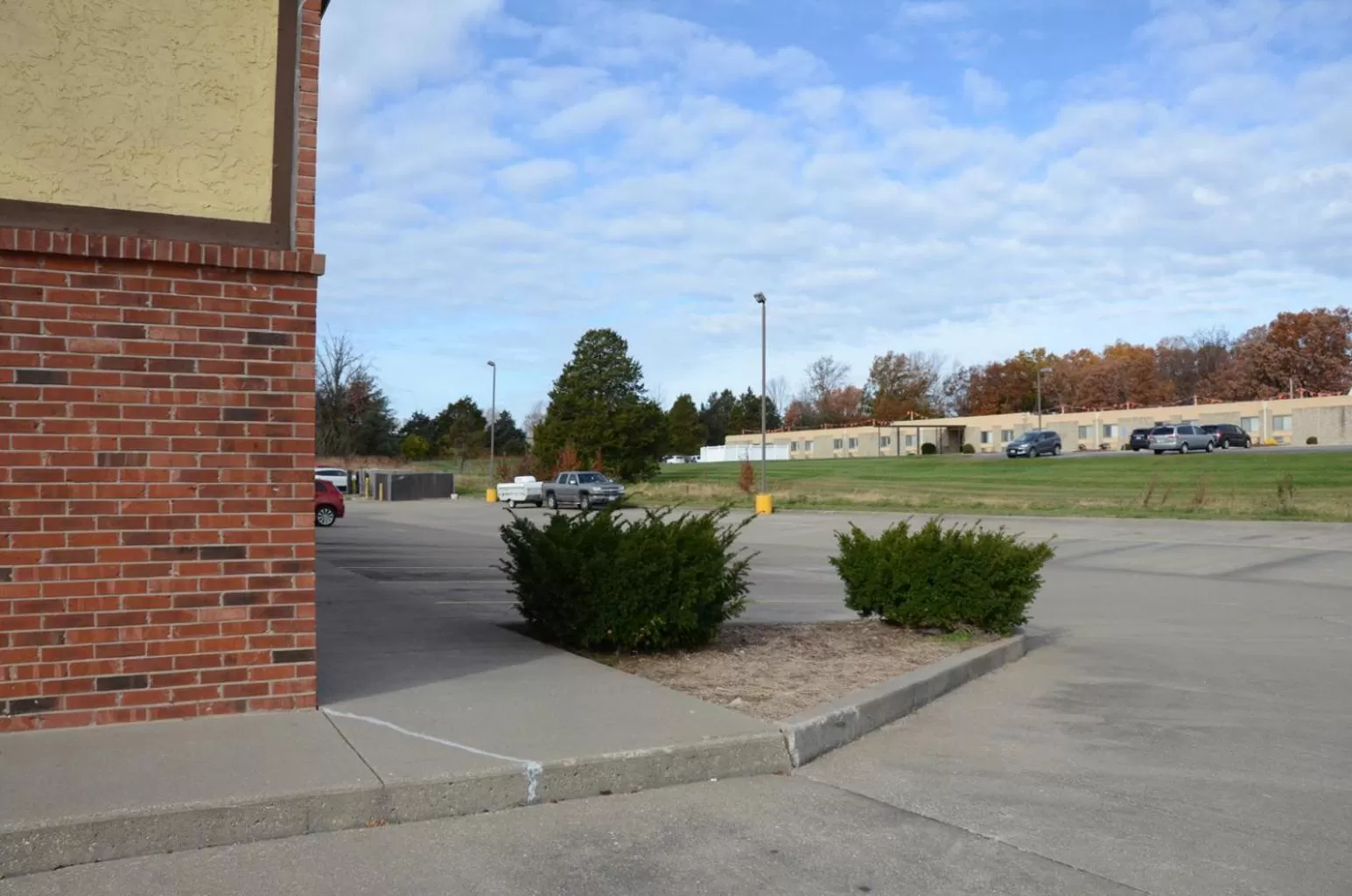 Parking in Super 8 by Wyndham Warrenton