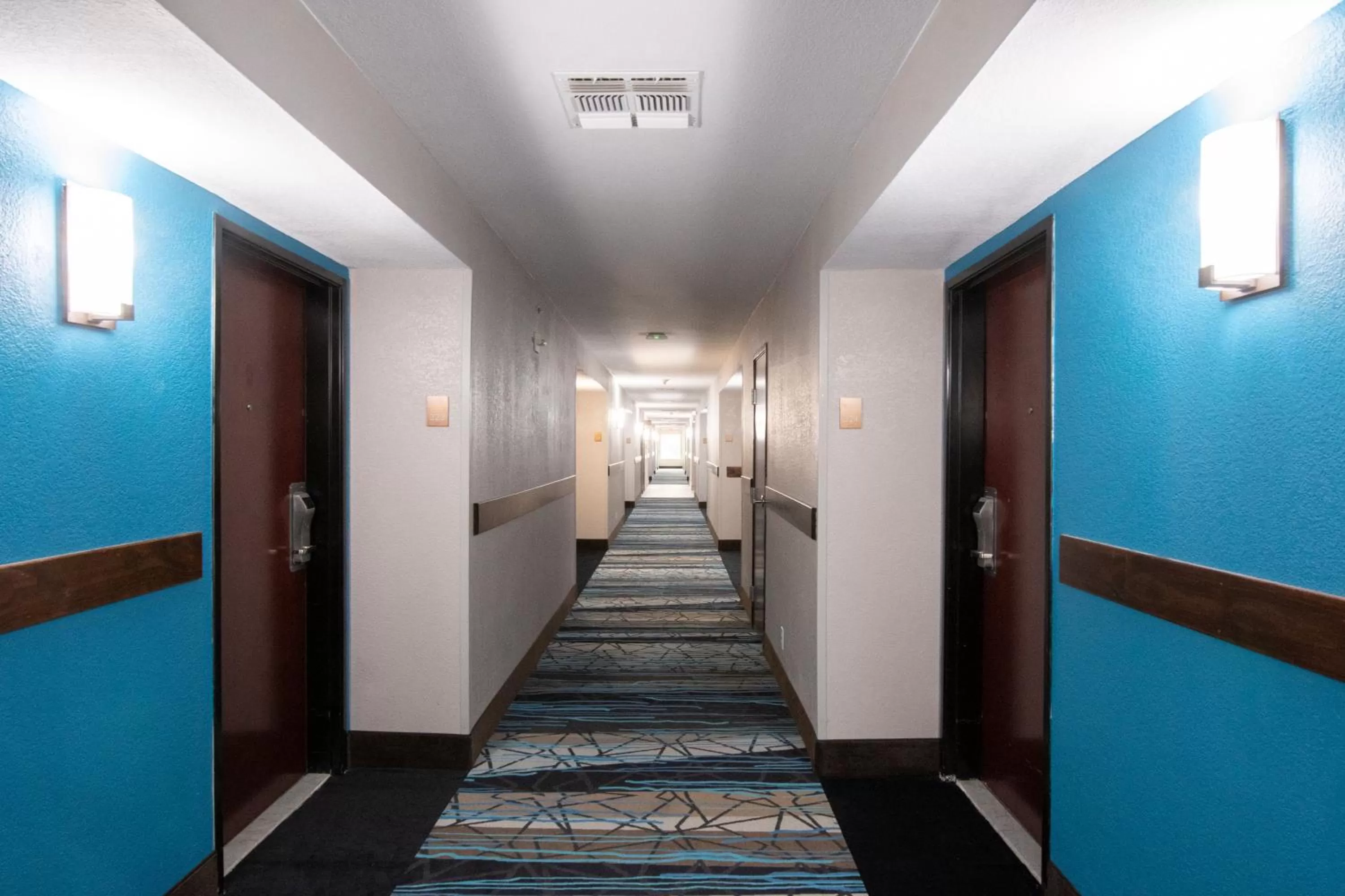 Property building in Comfort Inn & Suites Near Medical Center