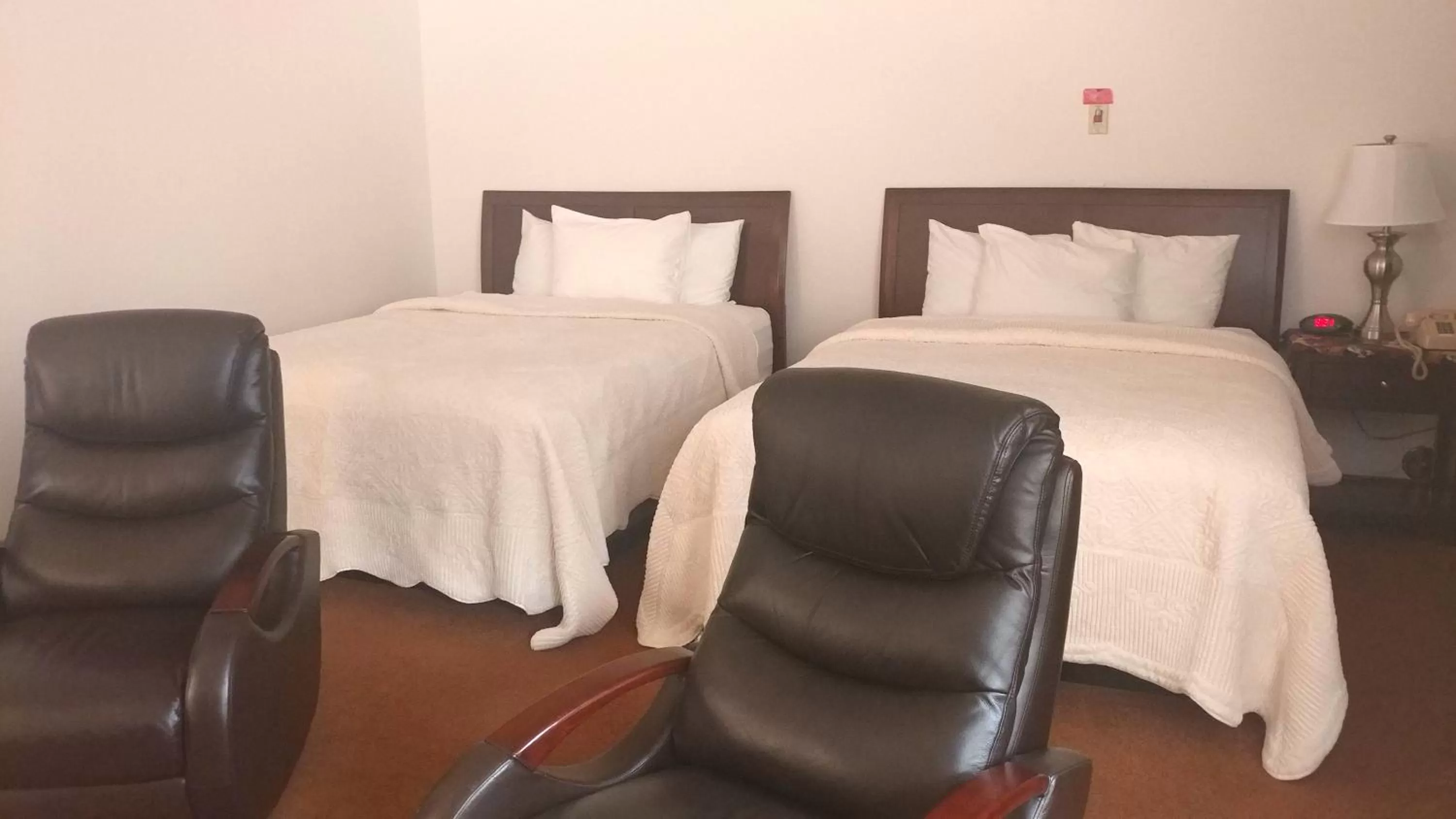 Bed in Greenwood Village Inn & Suites