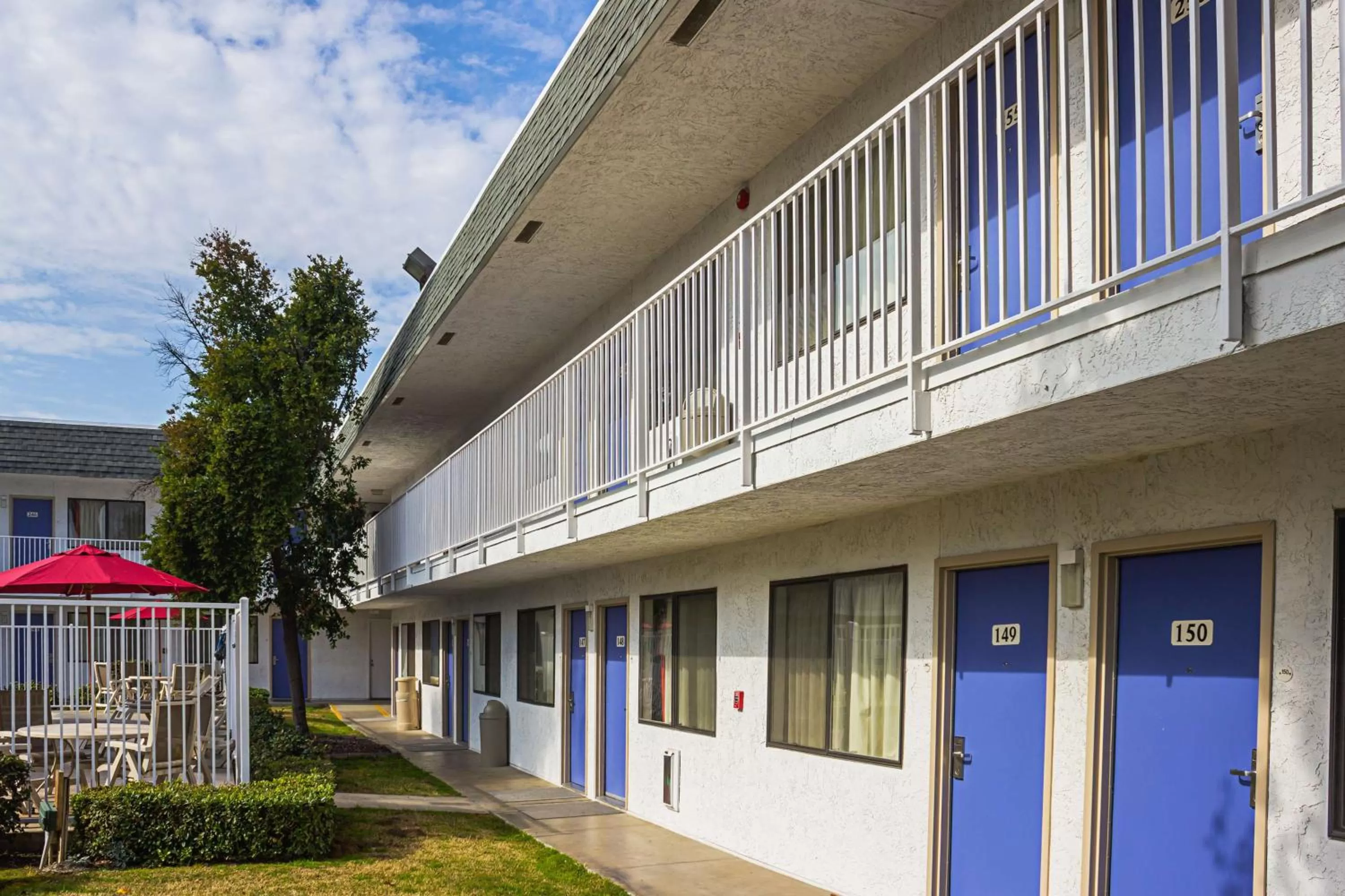 Property building in Motel 6-Porterville, CA