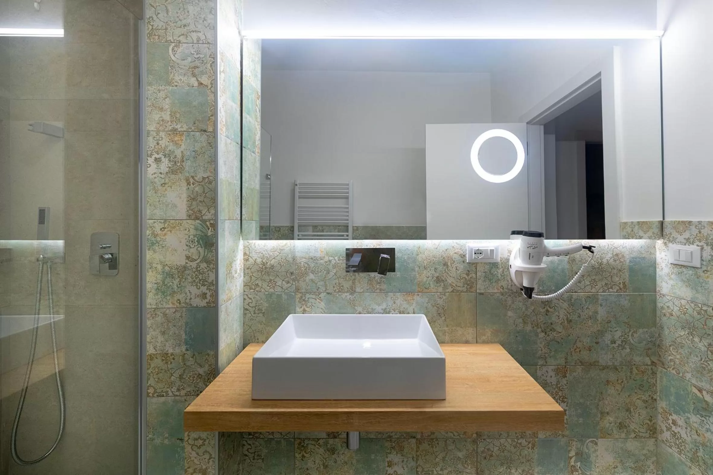 Shower in Azzurra Aparthotel