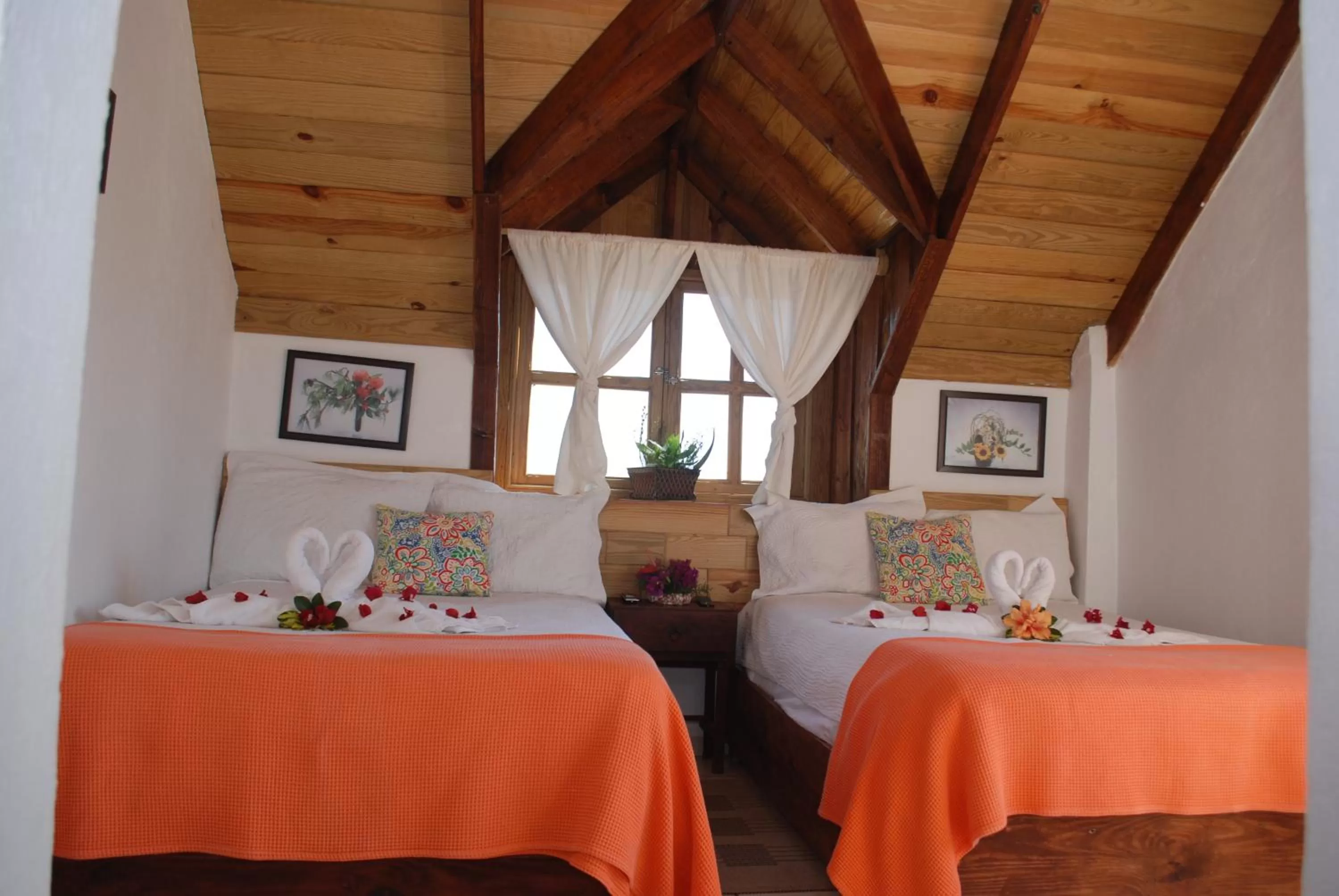 Bedroom, Bed in Hotel Rancho Constanza & Cabañas de la Montaña