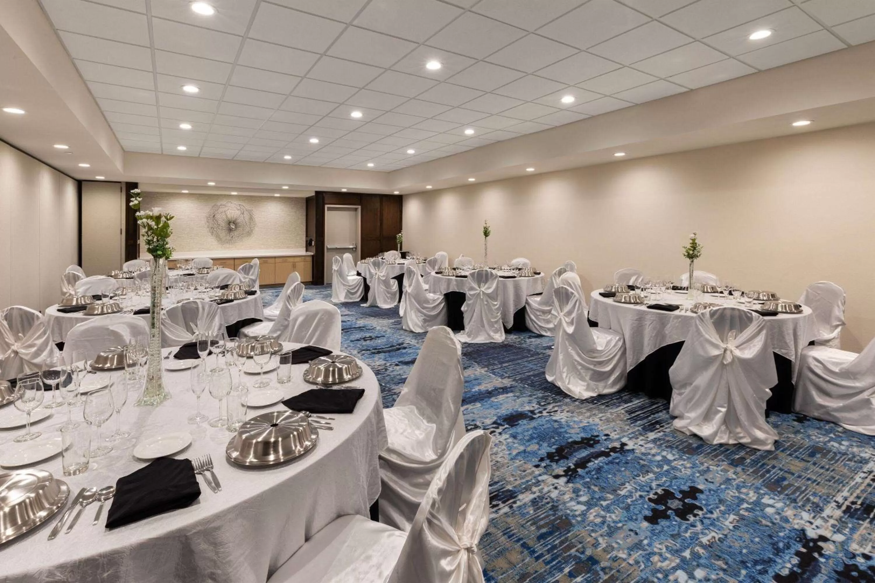 Meeting/conference room in Hawthorn Extended Stay by Wyndham Kingwood Houston