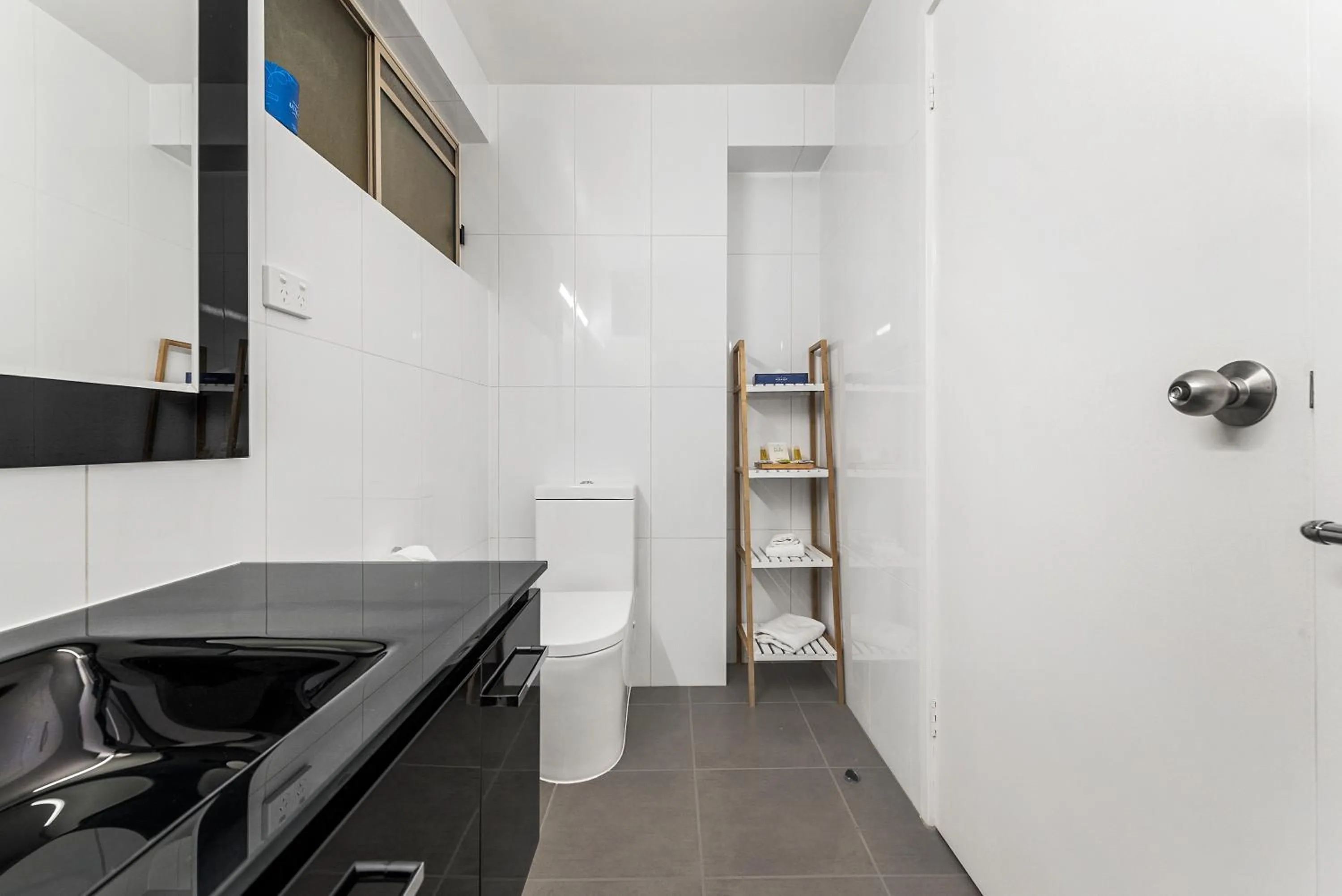 Bathroom in Bay City (Geelong) Motel