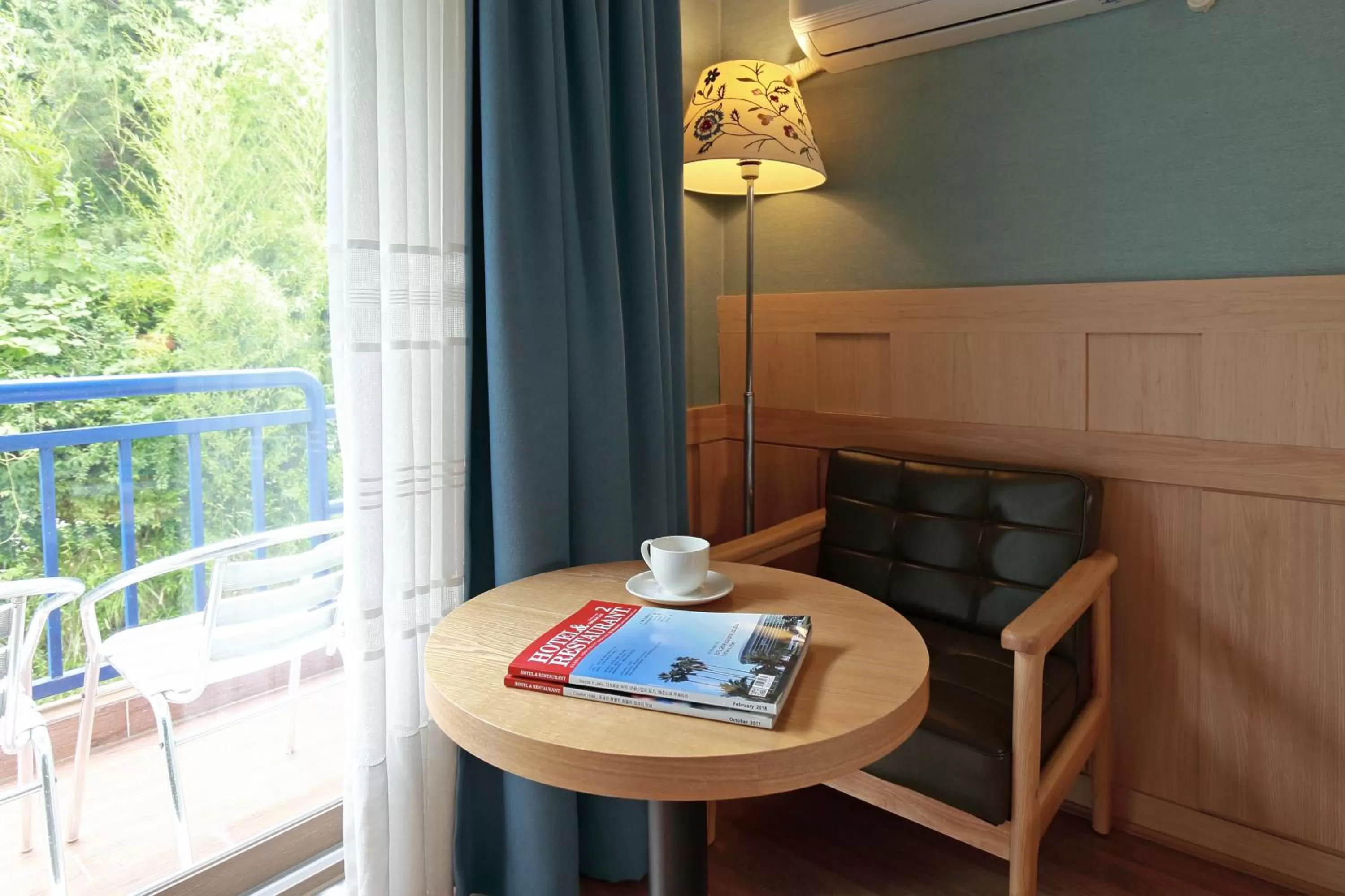 Seating area in Benikea Swiss Rosen Hotel