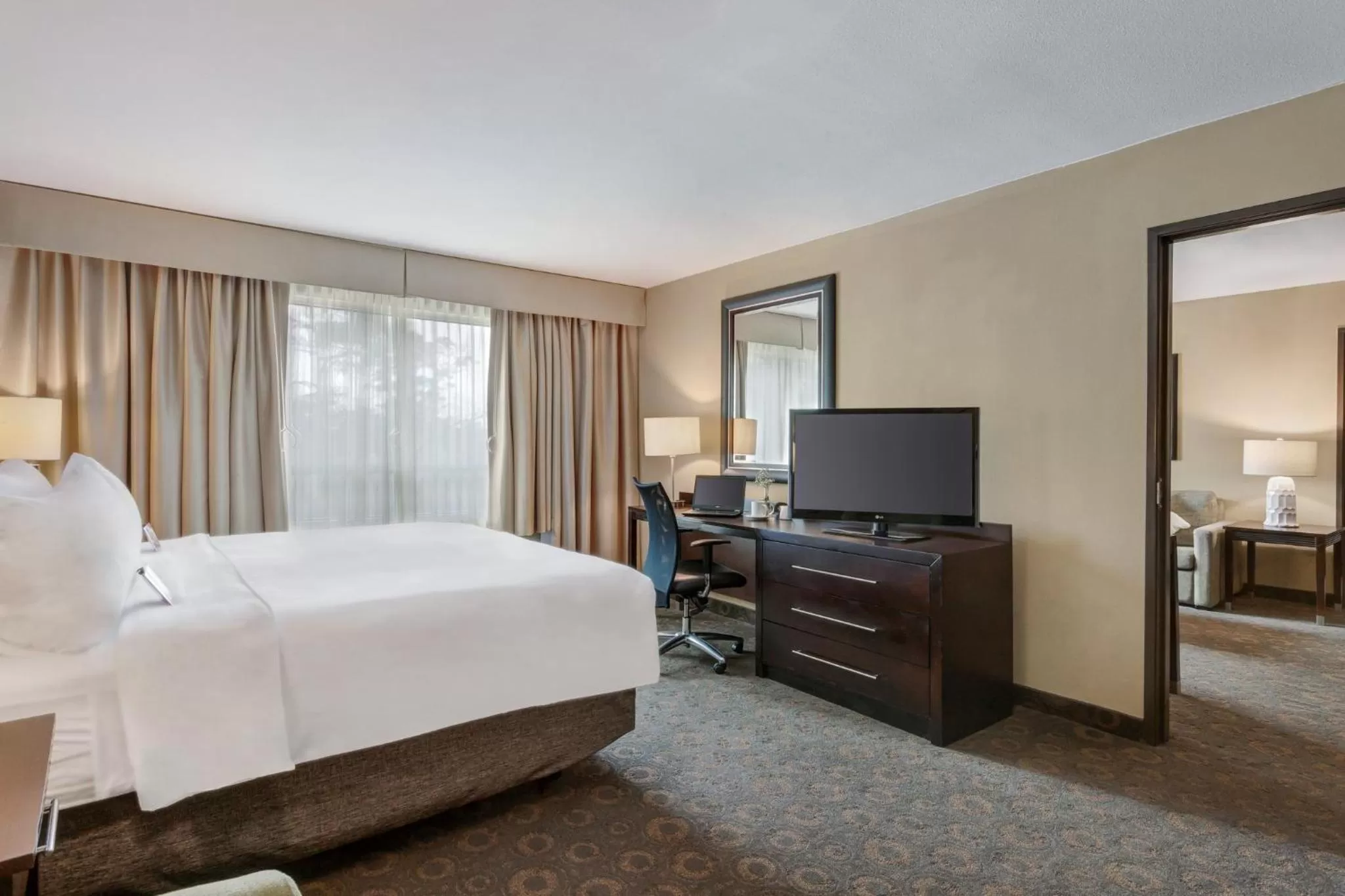 Photo of the whole room, Bed in Crowne Plaza Houston Galleria Area by IHG