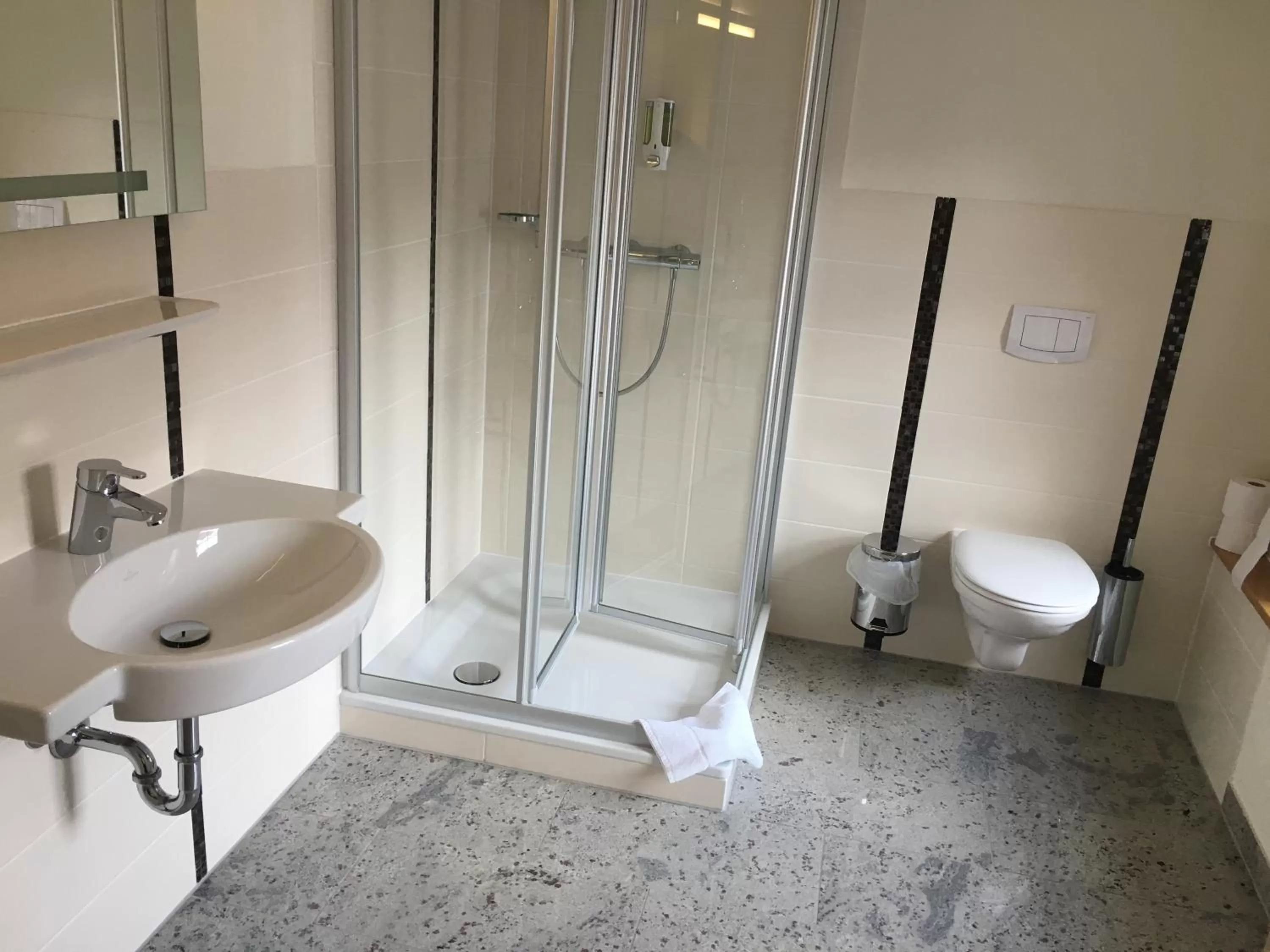 Bathroom in Fachwerk-Hotel Eisenbart