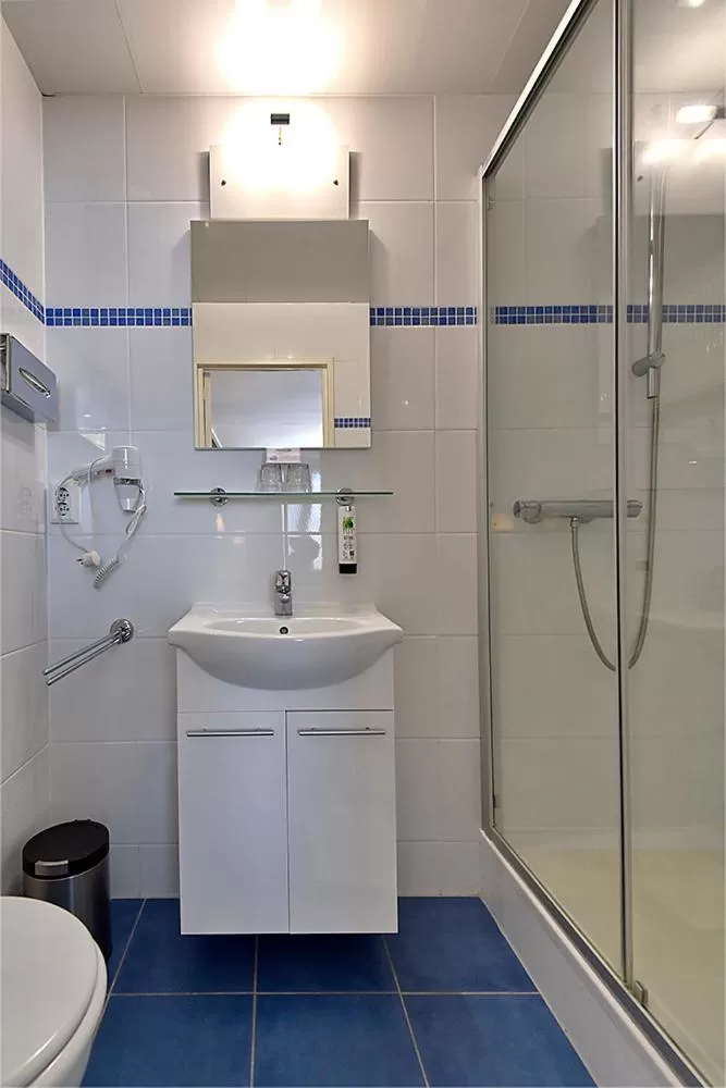 Shower in Hotel Restaurant Goerres