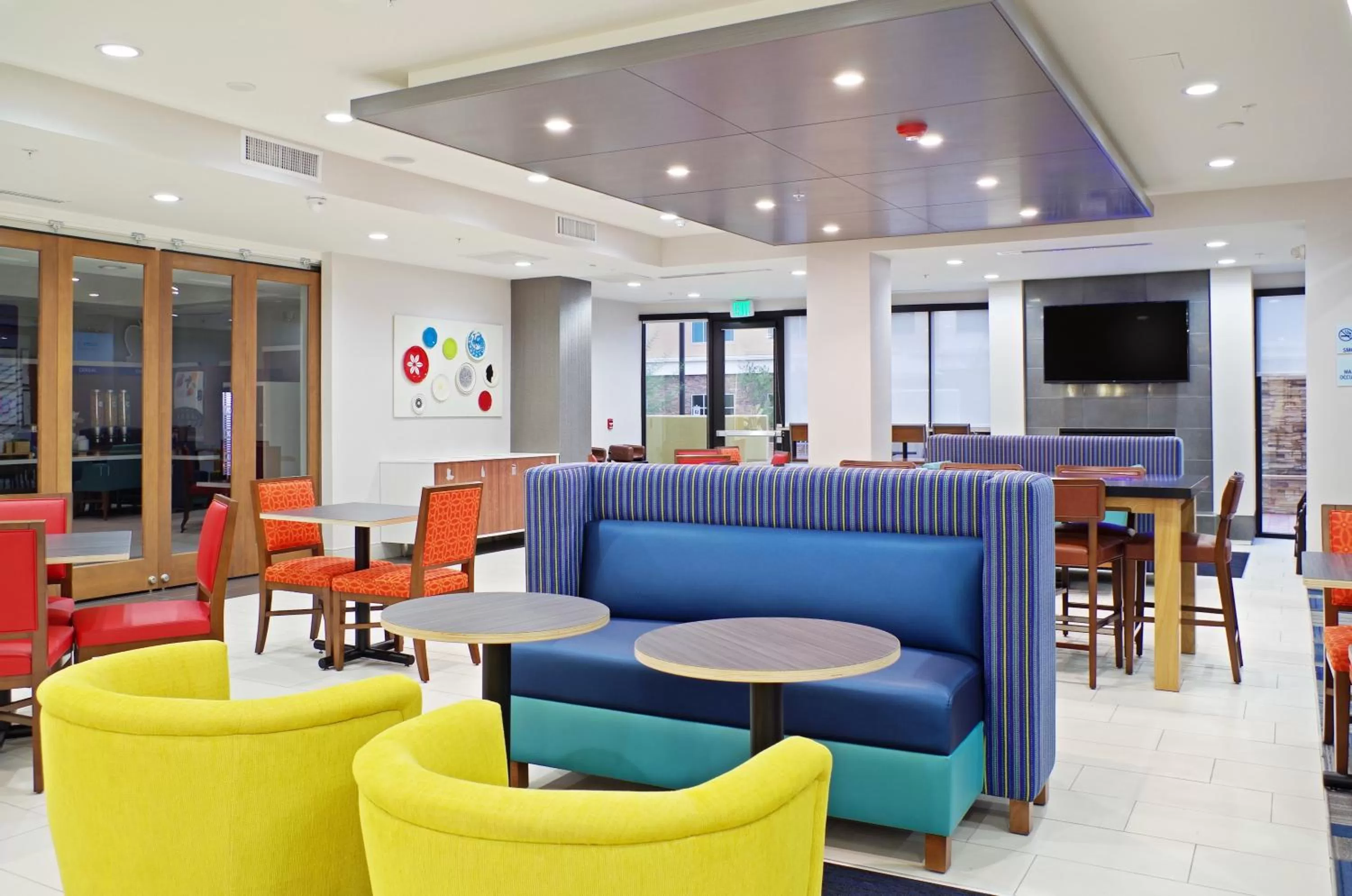 Property building in Holiday Inn Express & Suites - Phoenix North - Scottsdale by IHG